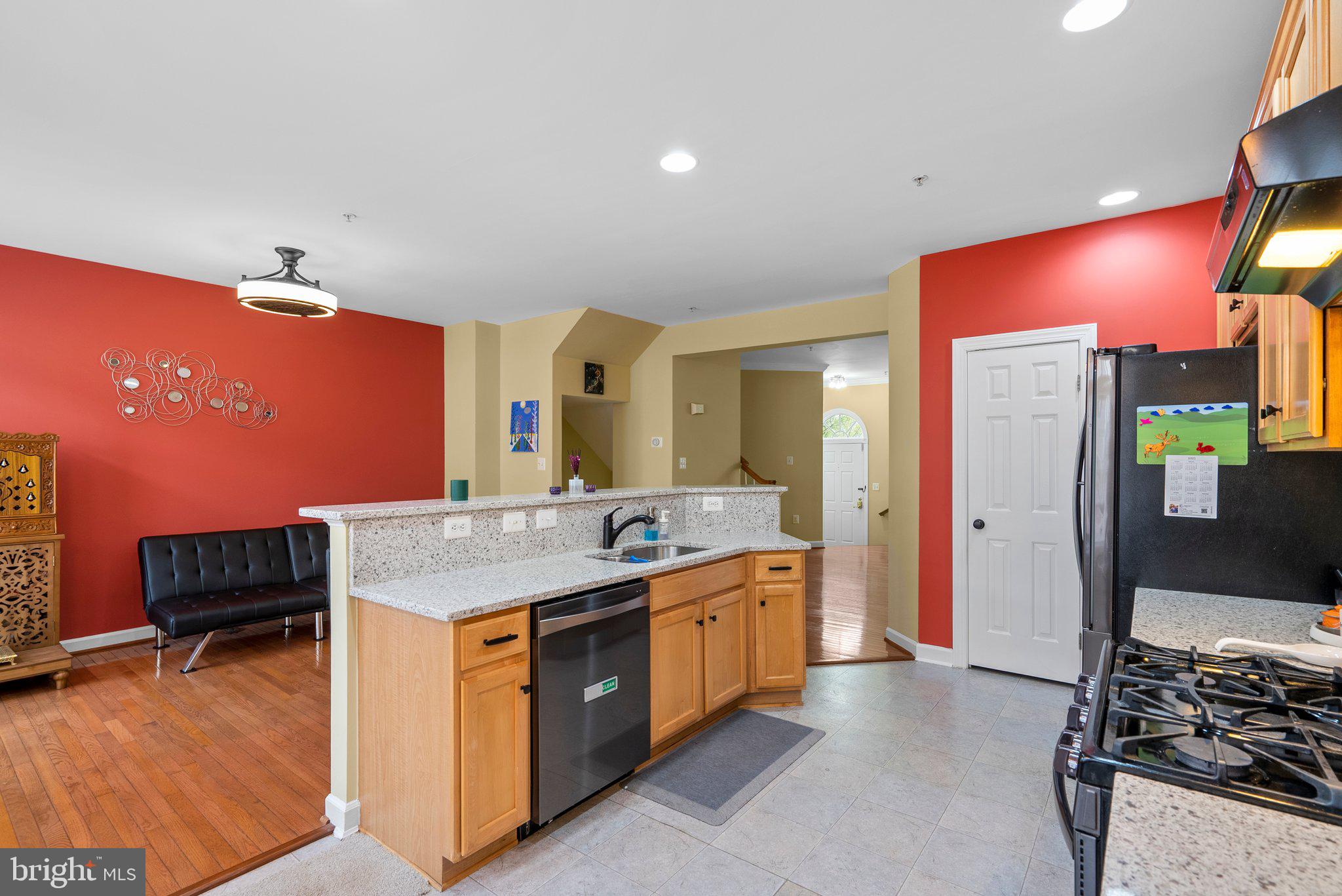 KINGSVIEW VILLAGE - Residential