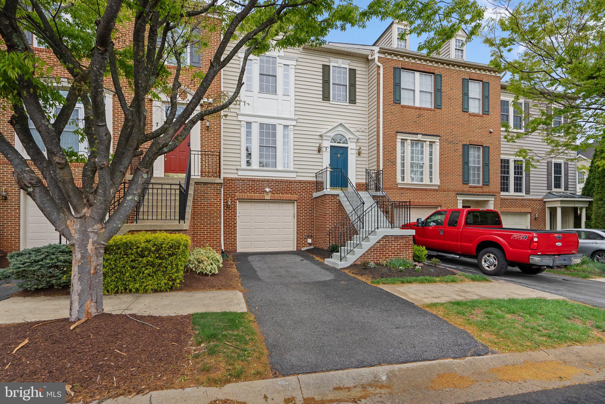 5 CHATTERLY COURT