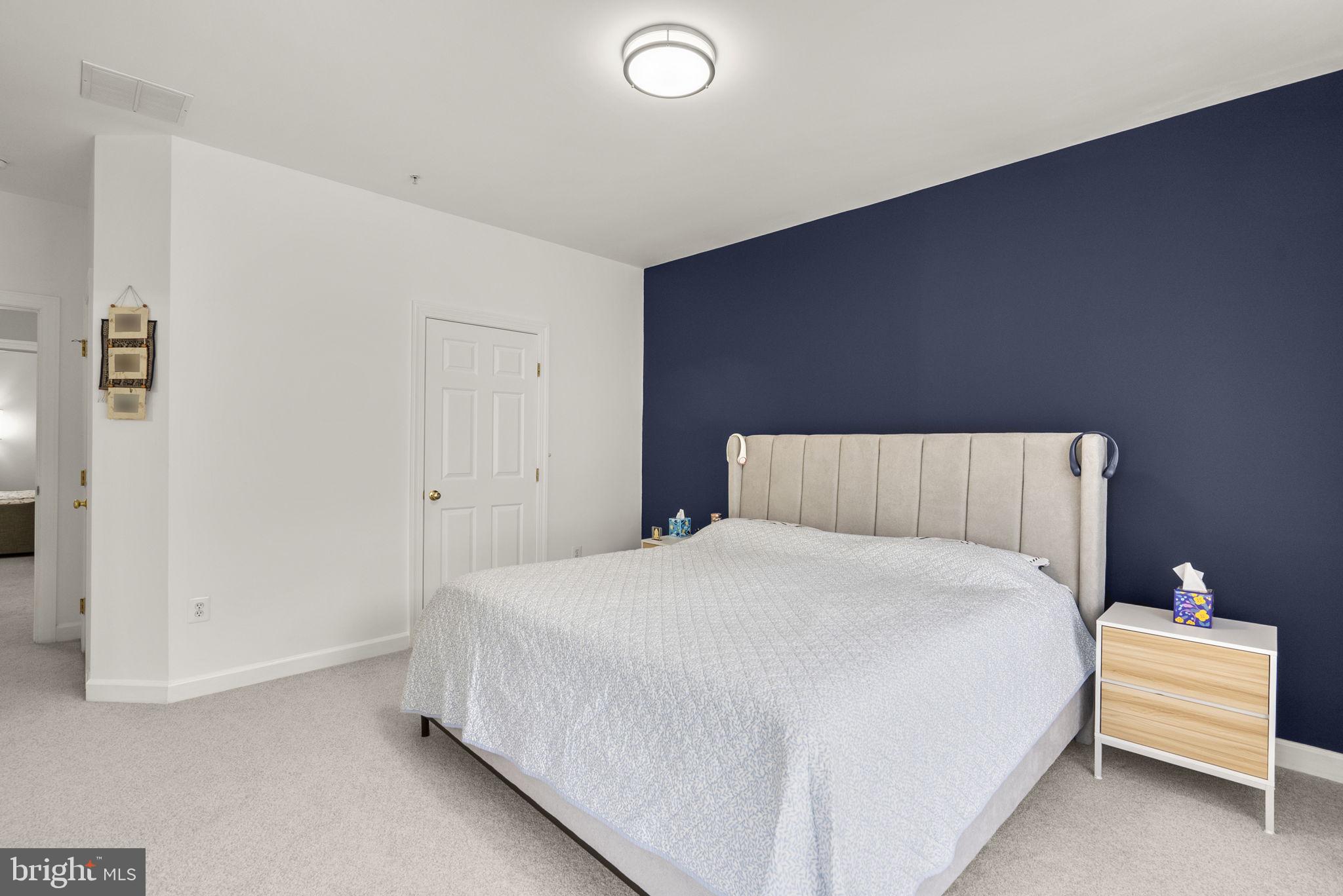 KINGSVIEW VILLAGE - Residential