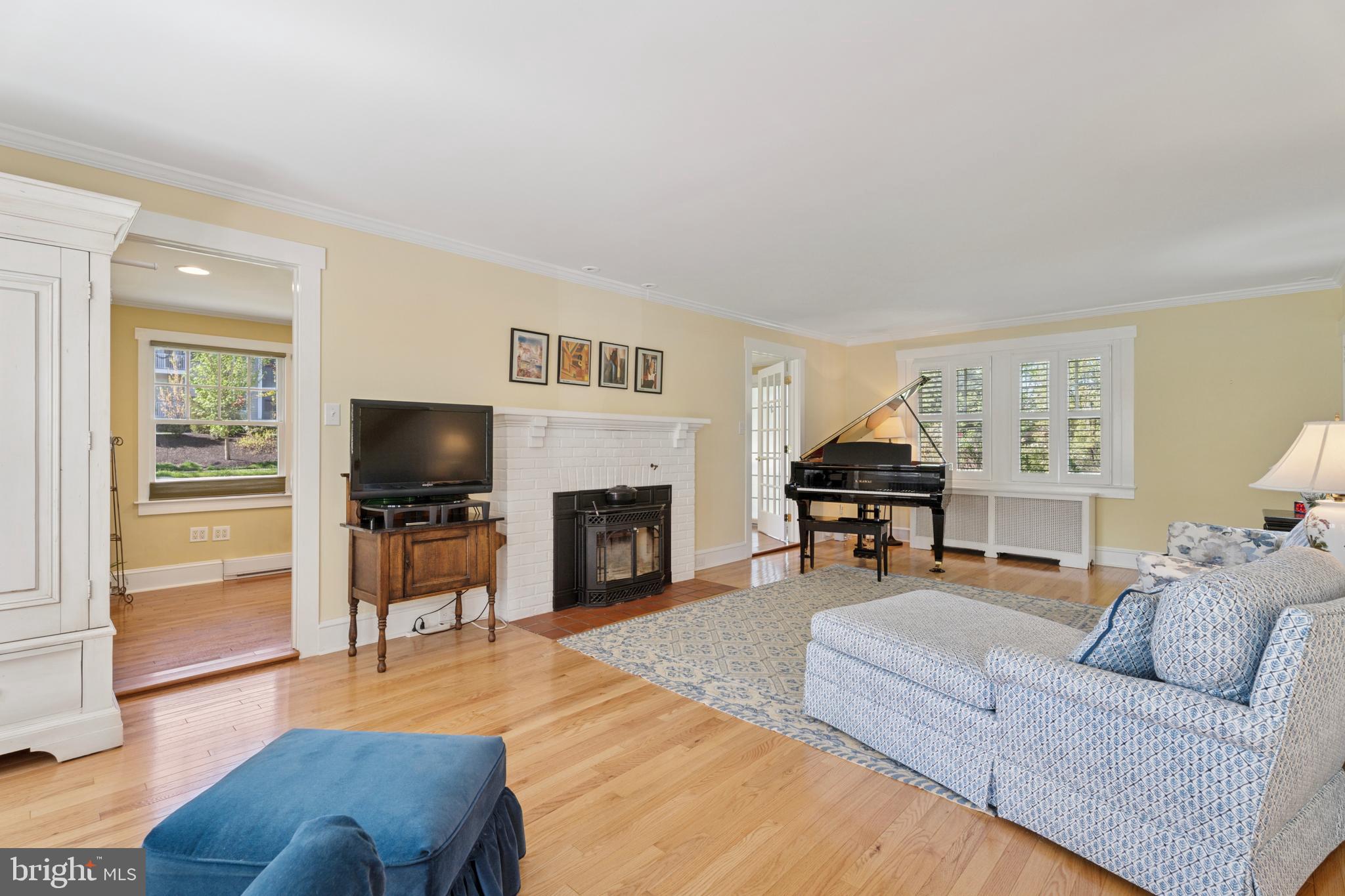 12 E CENTRAL AVENUE