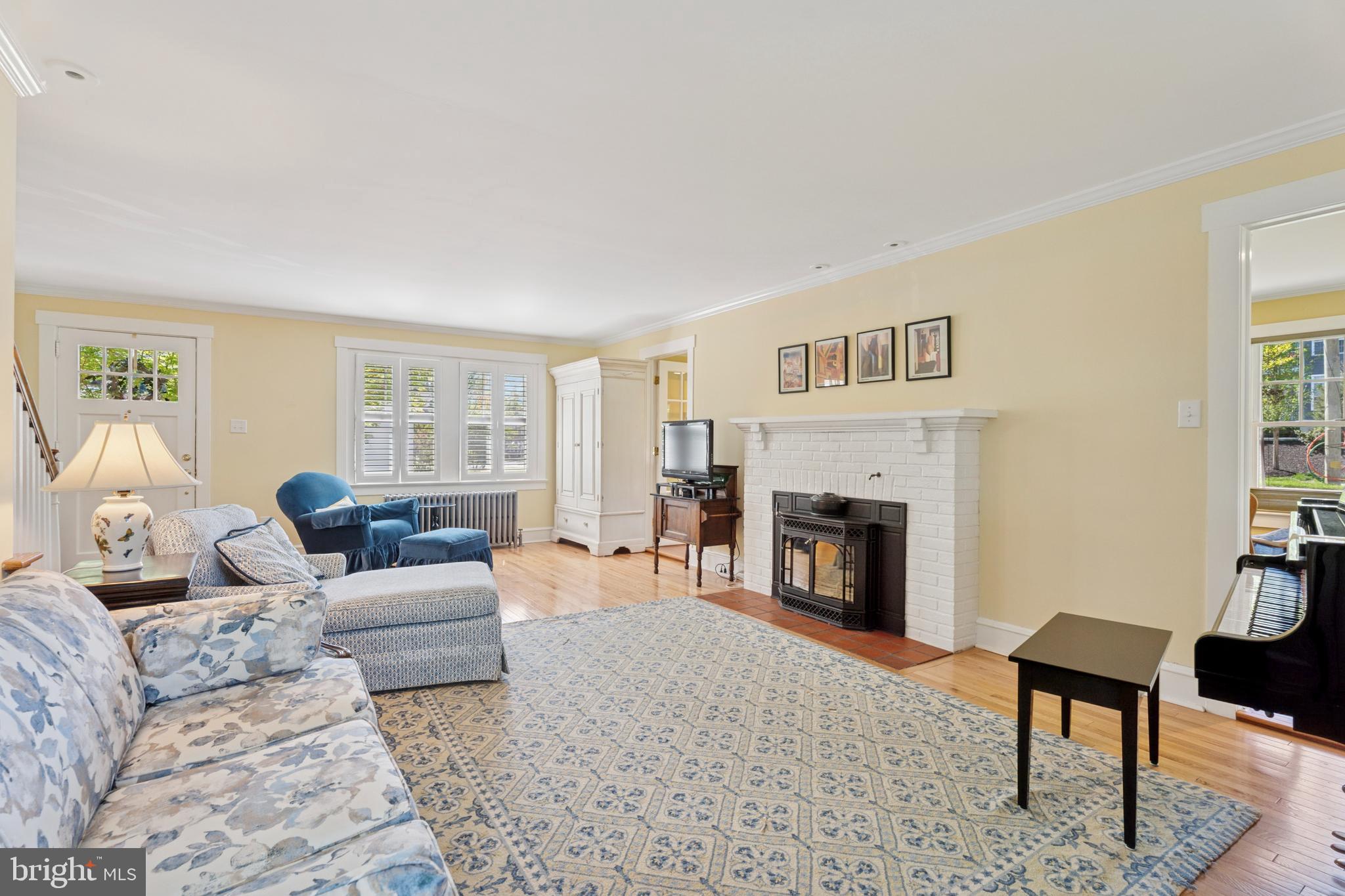 12 E CENTRAL AVENUE