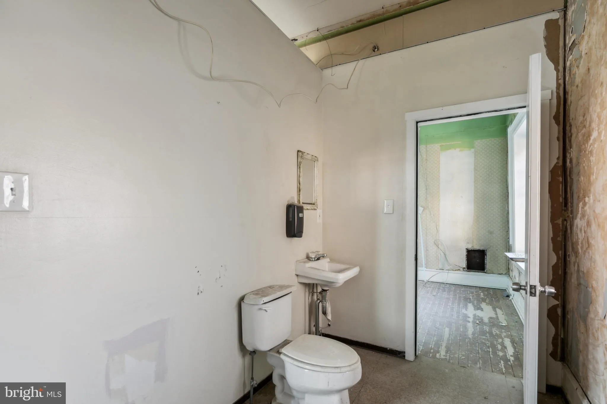 Philadelphia, Pennsylvania 19144, United States, 12 Bedrooms Bedrooms, ,4 BathroomsBathrooms,Residential,Active,12581