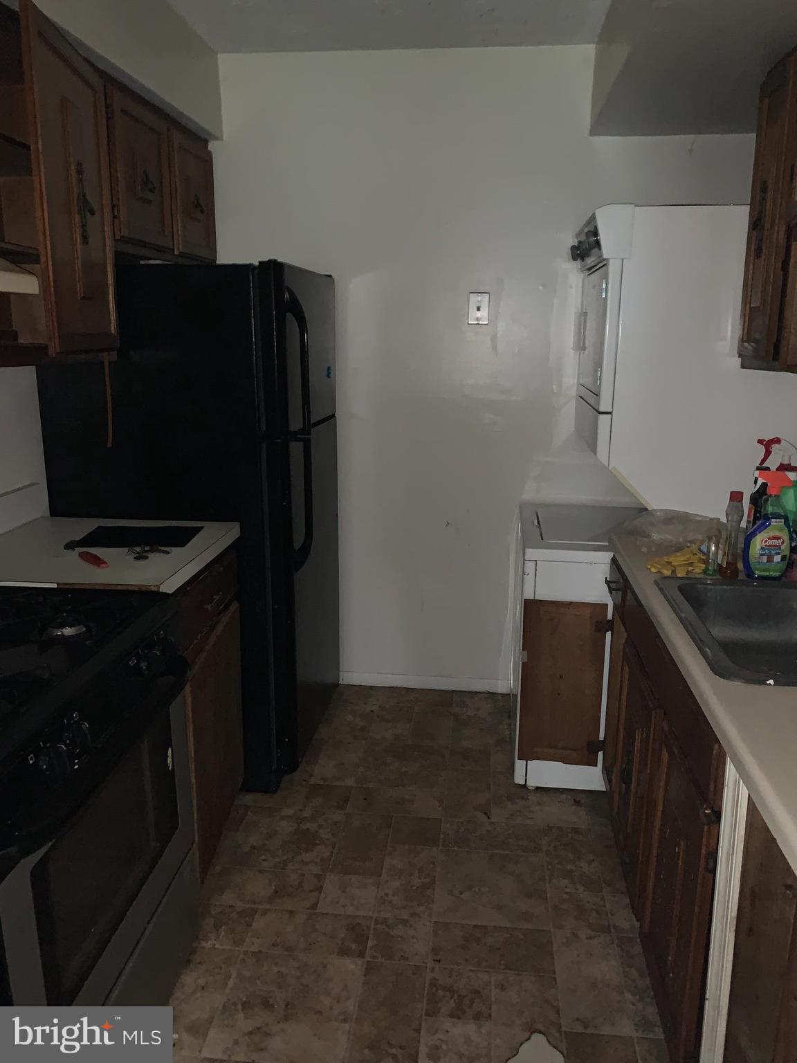 EDGEWATER VILLAGE - Residential