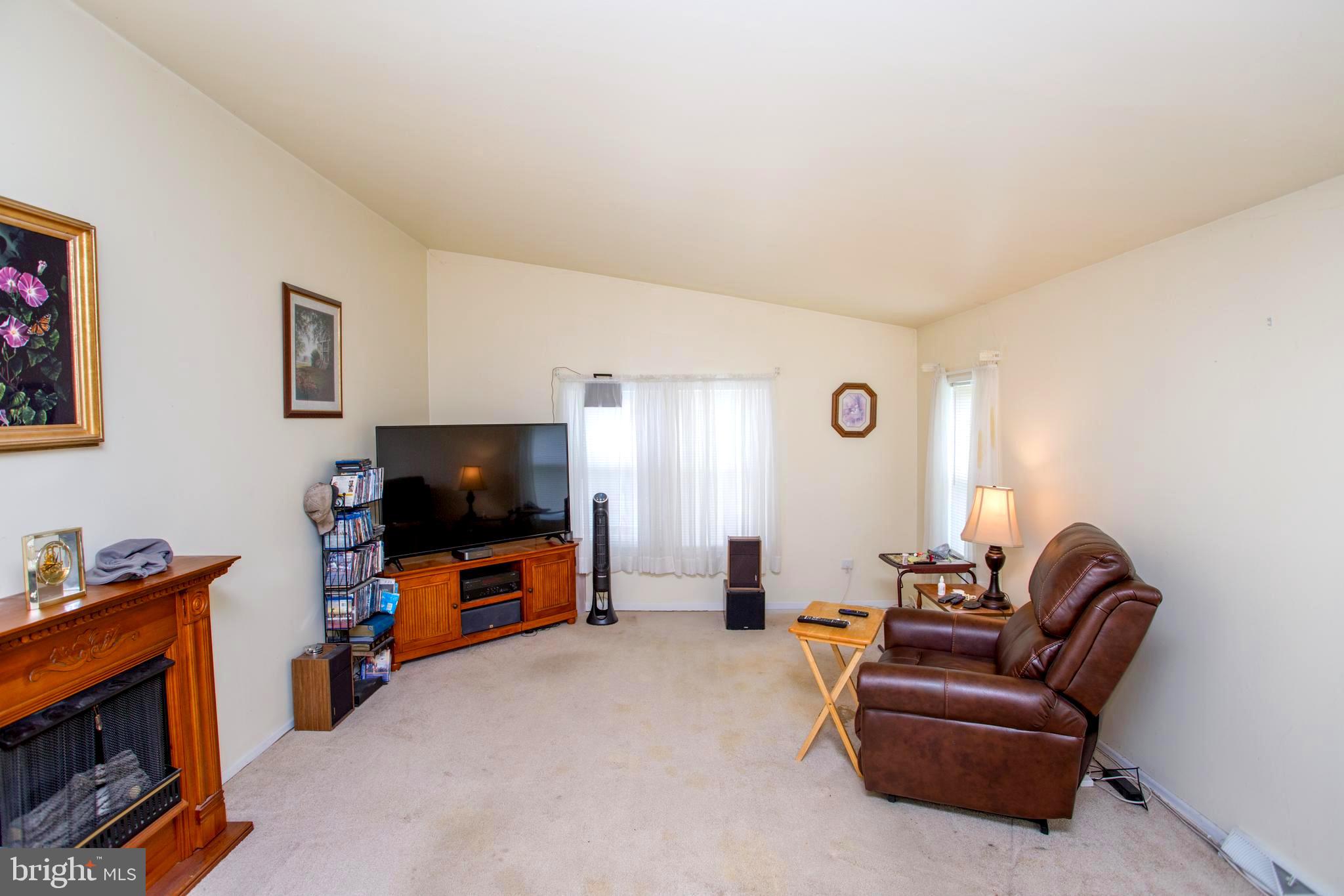 QUIET ACRES - Residential