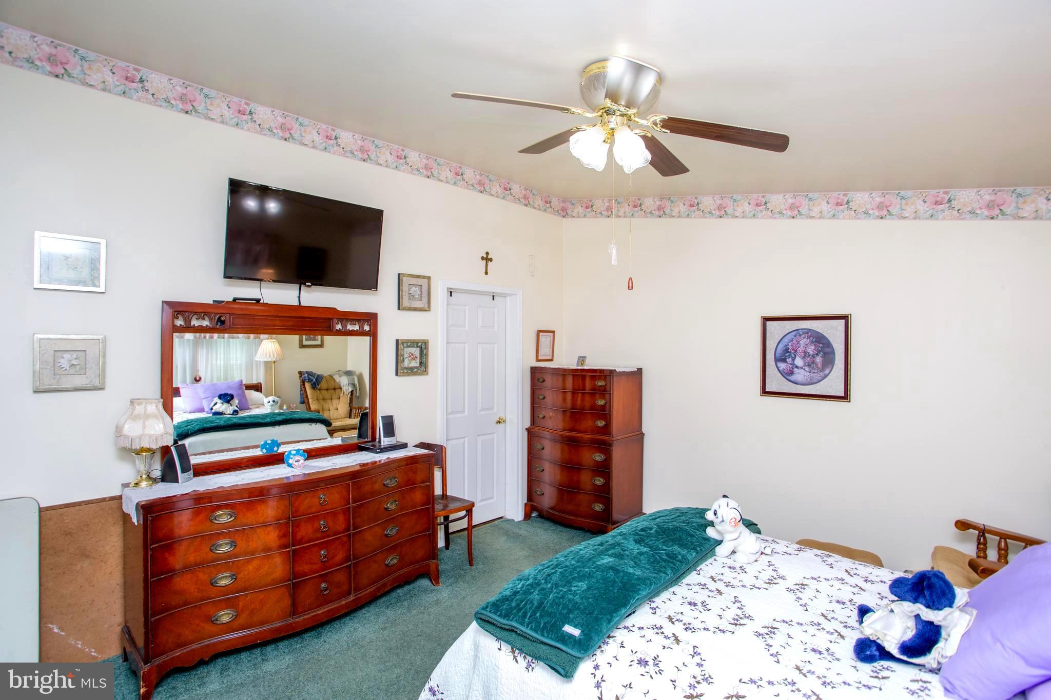 QUIET ACRES - Residential