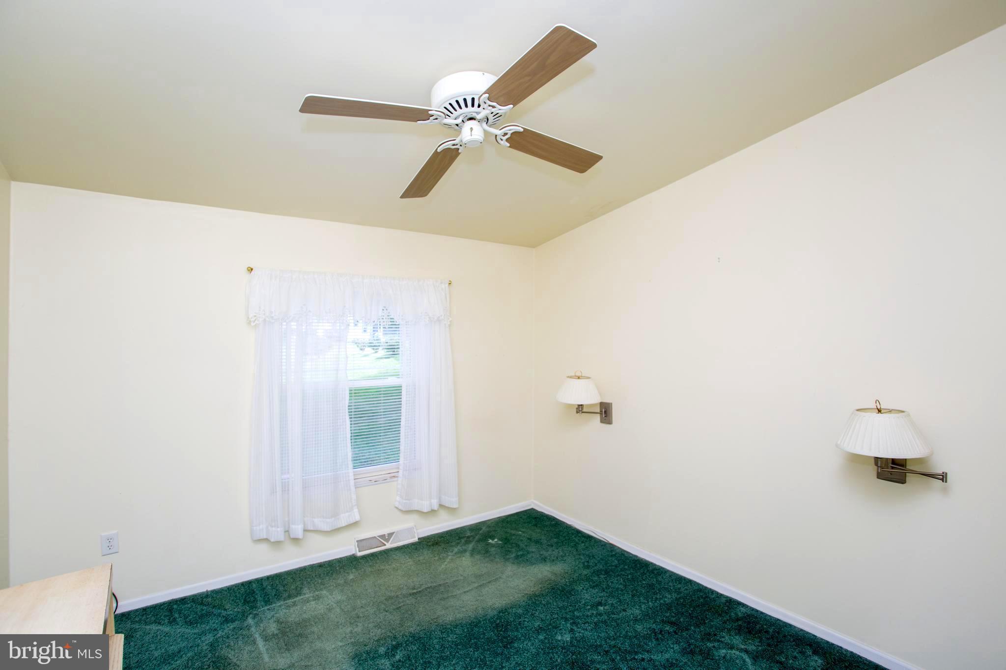 QUIET ACRES - Residential