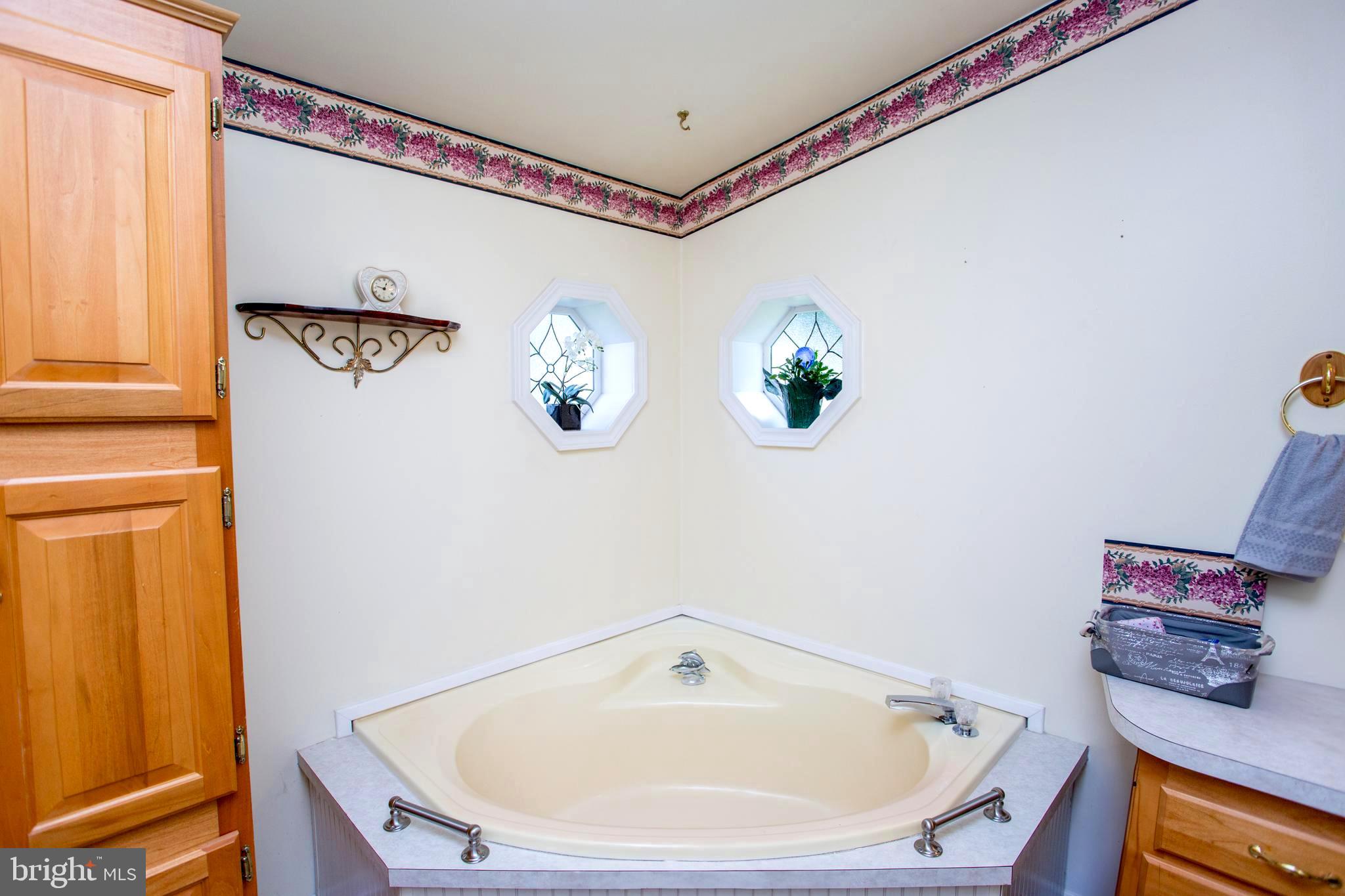 QUIET ACRES - Residential