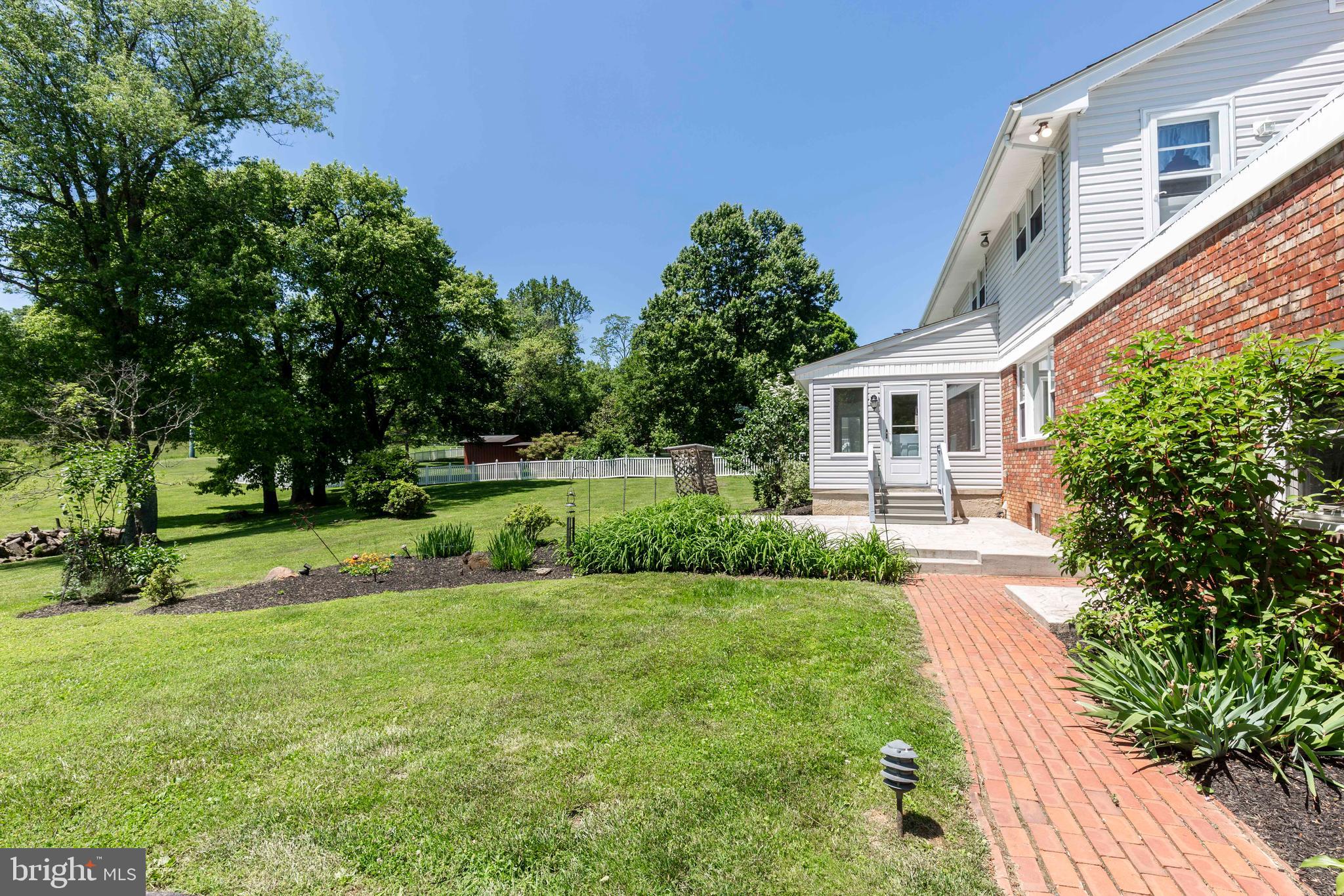 SUNNYBROOK FARMS - Residential