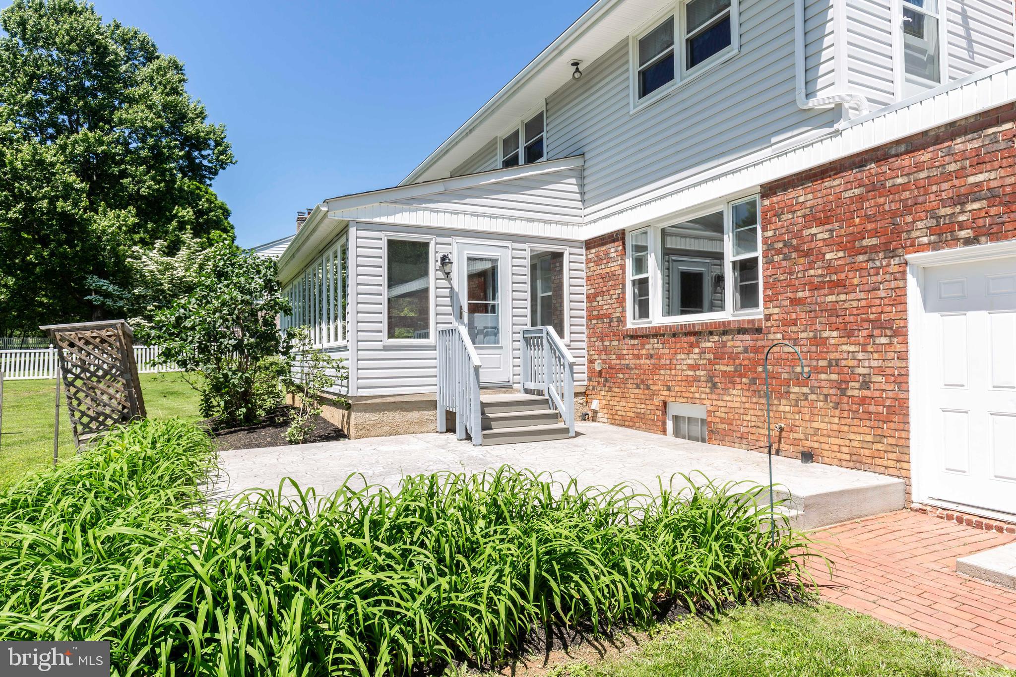 SUNNYBROOK FARMS - Residential