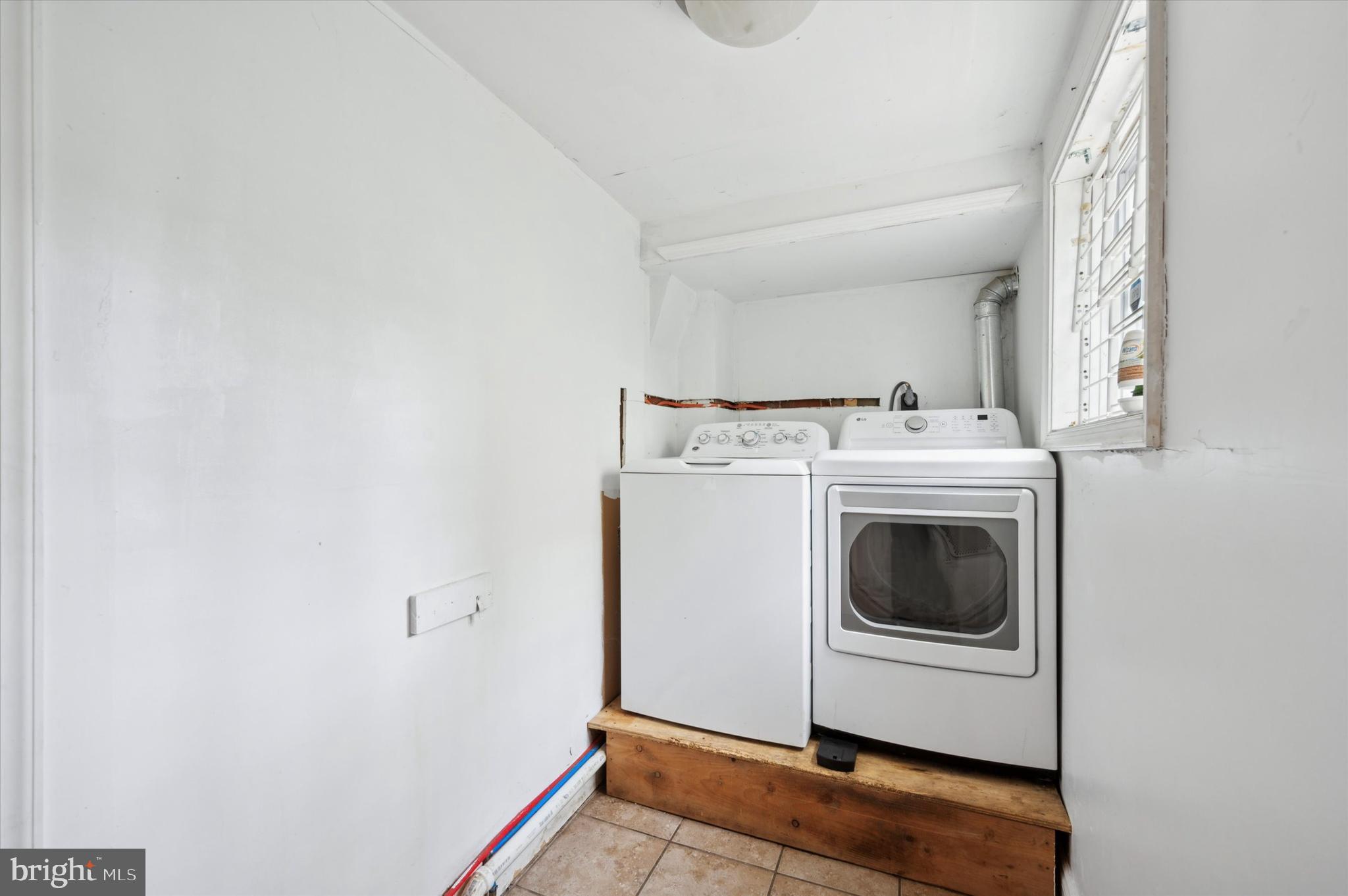 PHILADELPHIA - Residential Lease