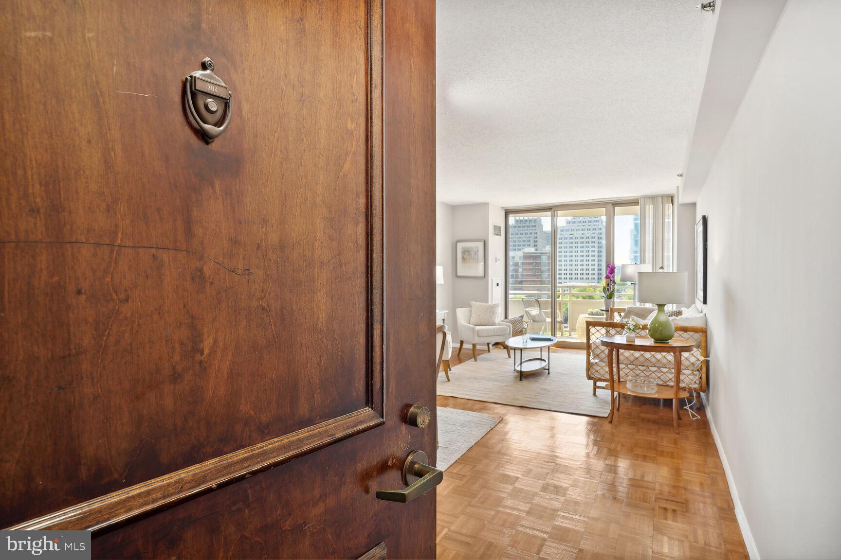 FAIRMONT PLAZA - Residential