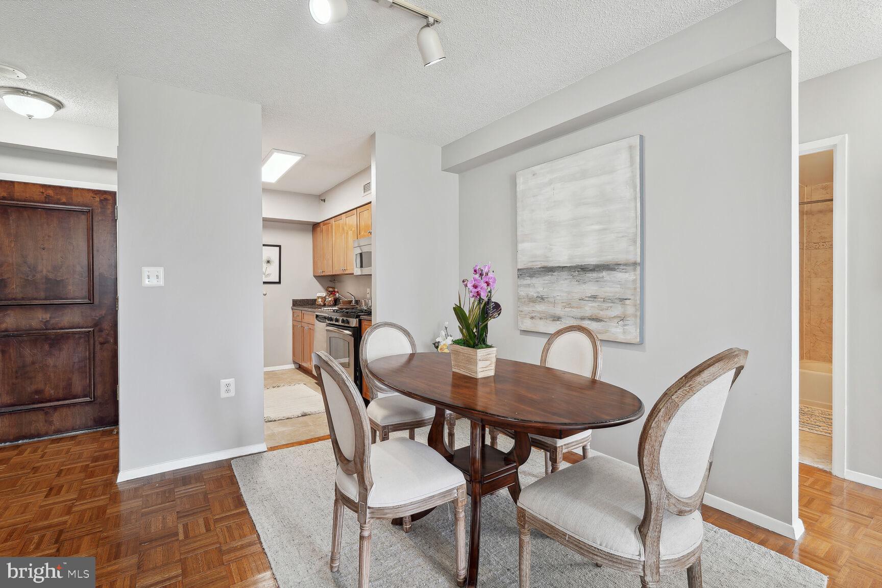 FAIRMONT PLAZA - Residential