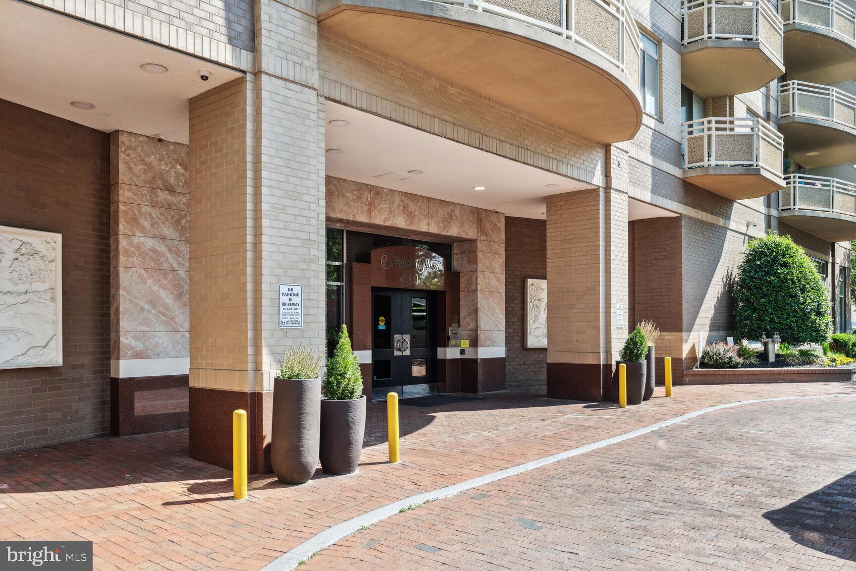 FAIRMONT PLAZA - Residential