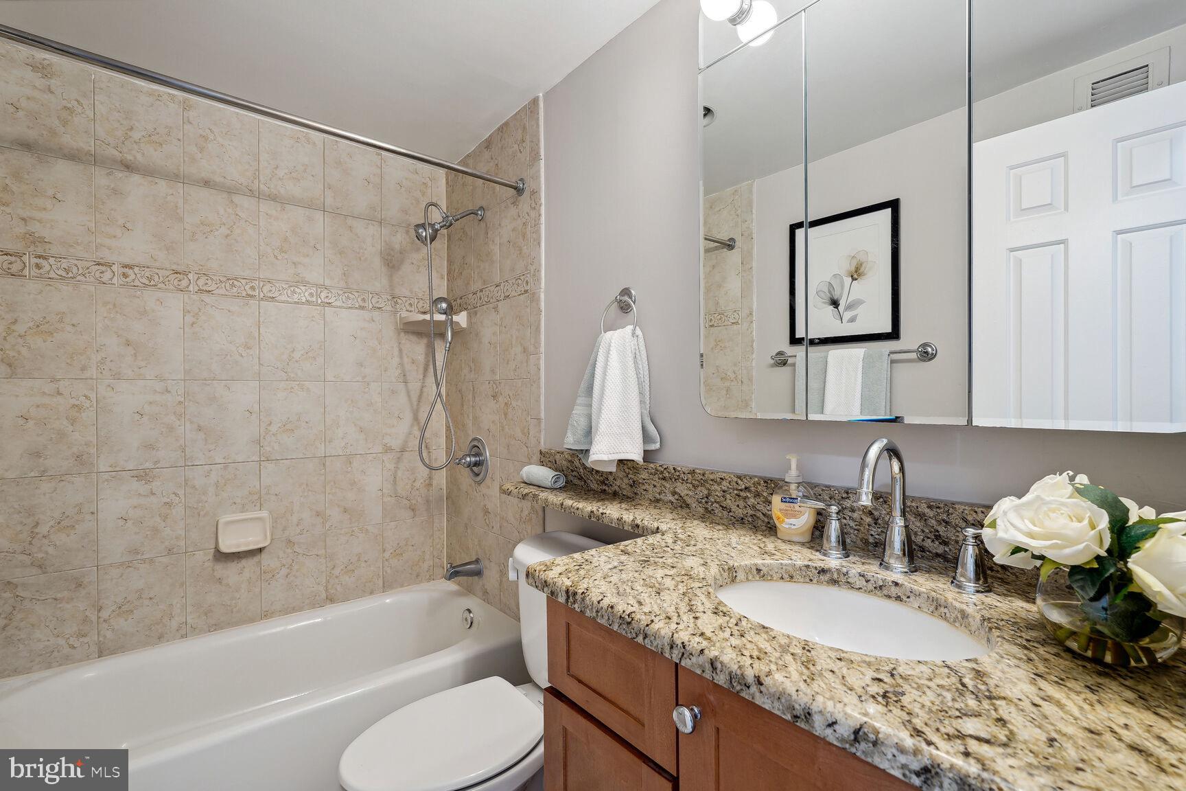 FAIRMONT PLAZA - Residential