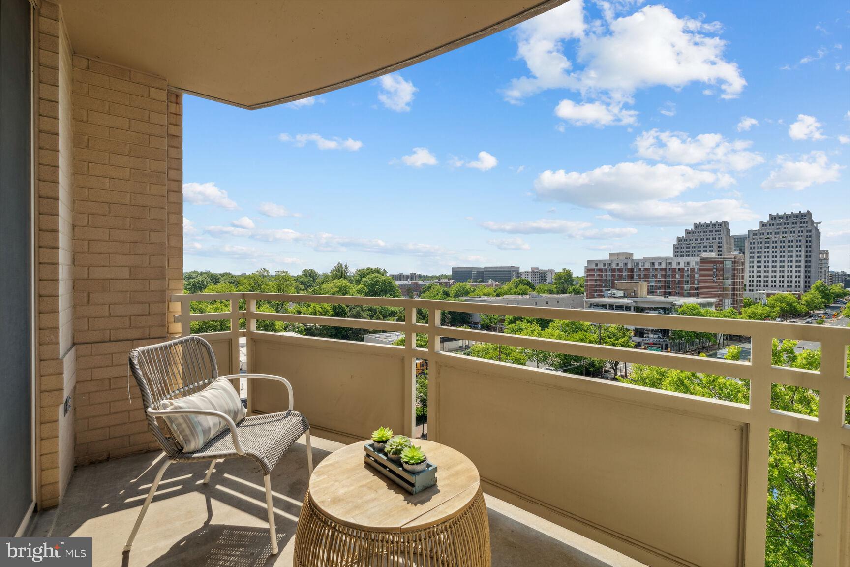 FAIRMONT PLAZA - Residential