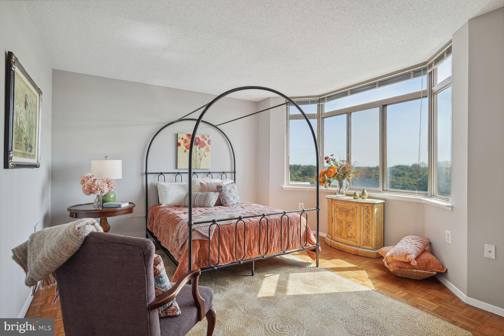 FAIRMONT PLAZA - Residential