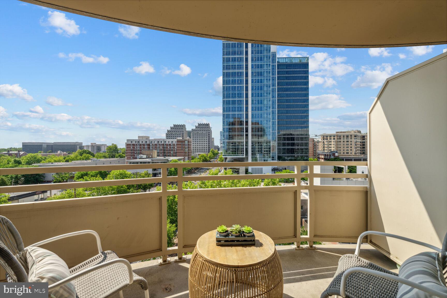 FAIRMONT PLAZA - Residential