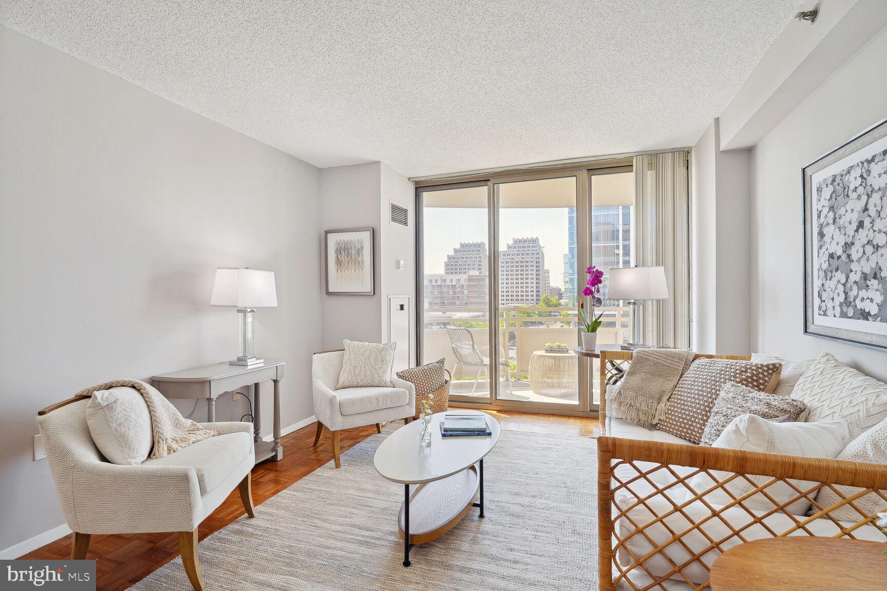 FAIRMONT PLAZA - Residential