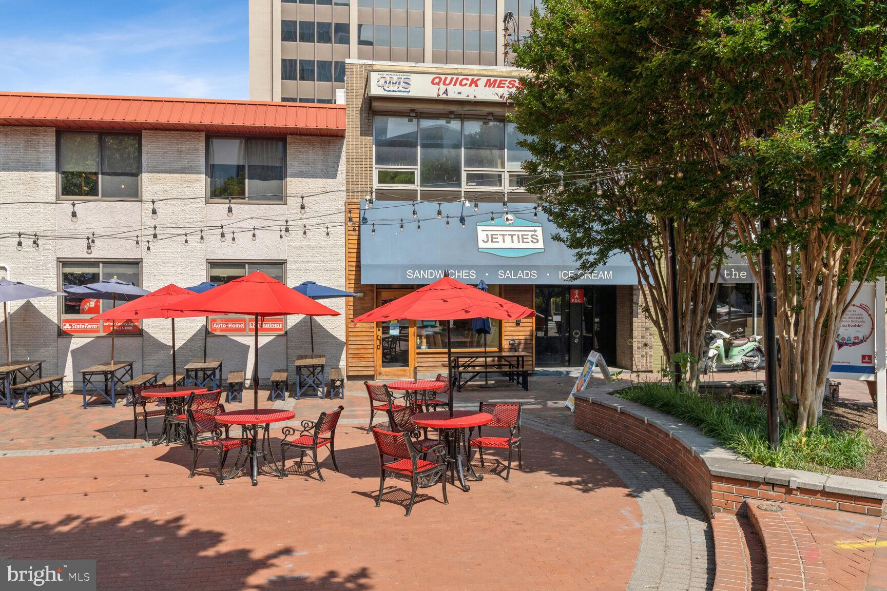 FAIRMONT PLAZA - Residential