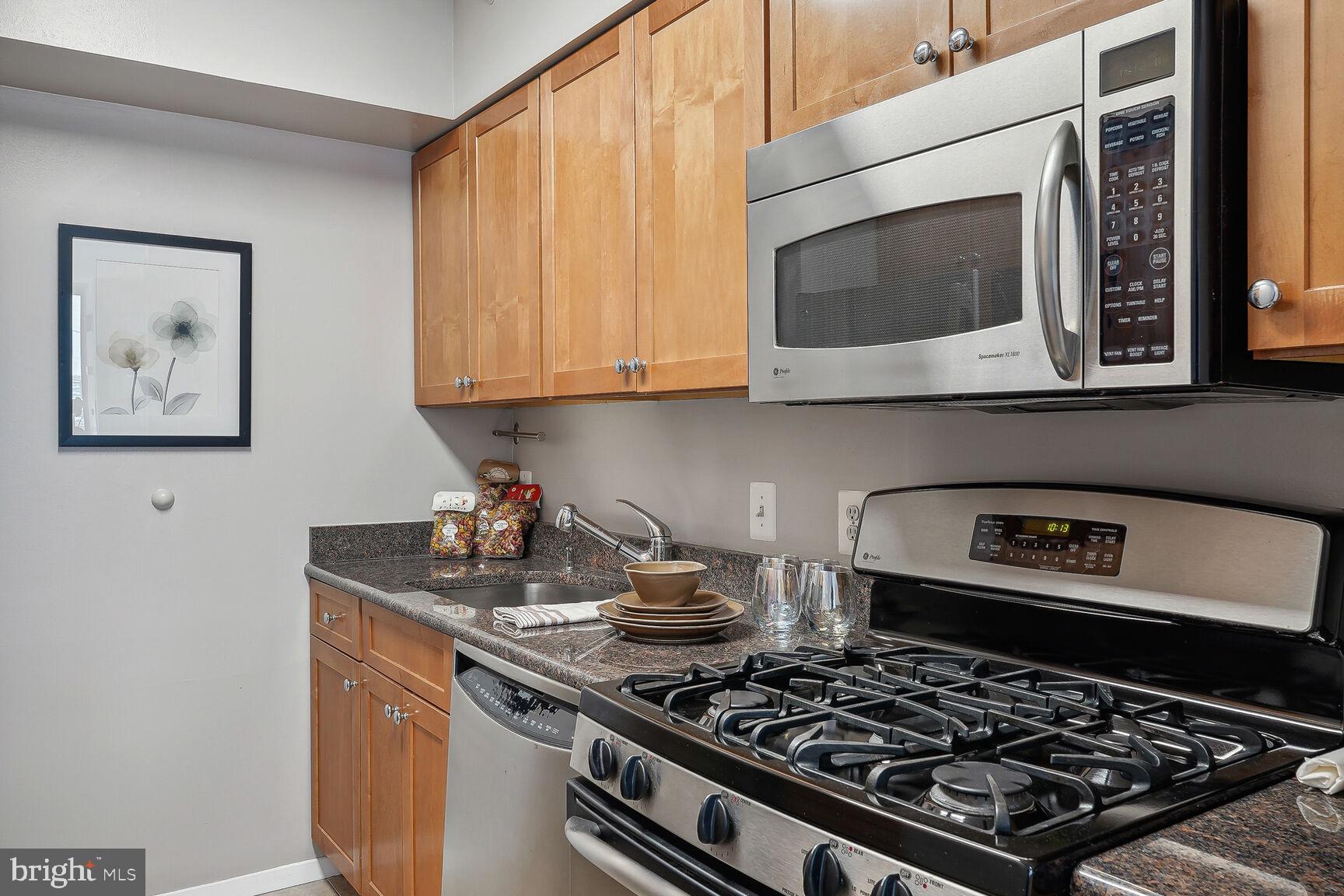 FAIRMONT PLAZA - Residential