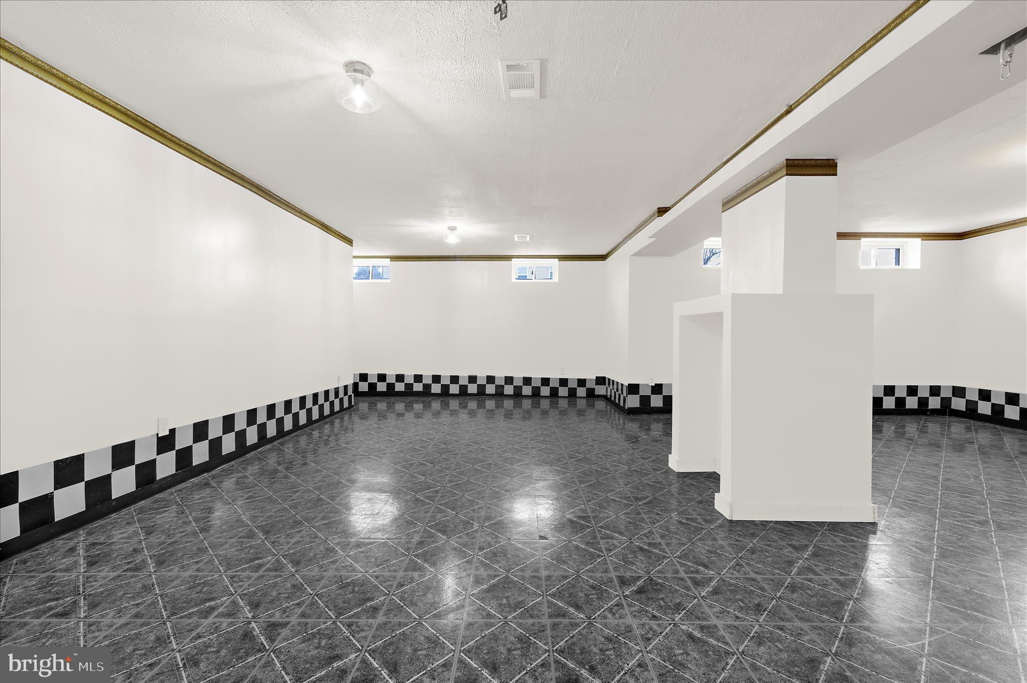 ST JAMES-PLAT 1> - Residential