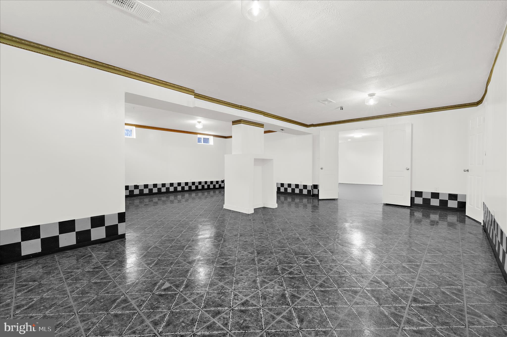 ST JAMES-PLAT 1> - Residential