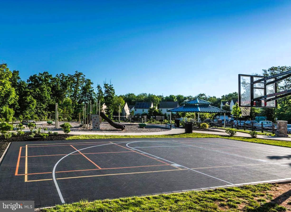 TANYARD SPRINGS TOWNHOMES - Residential