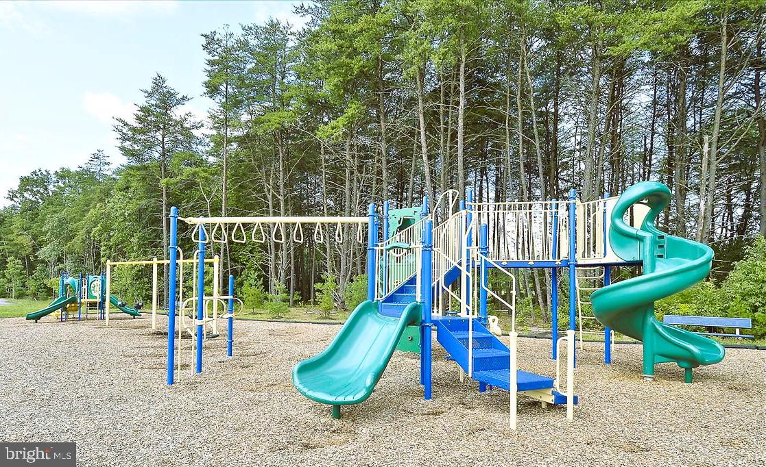 TANYARD SPRINGS TOWNHOMES - Residential