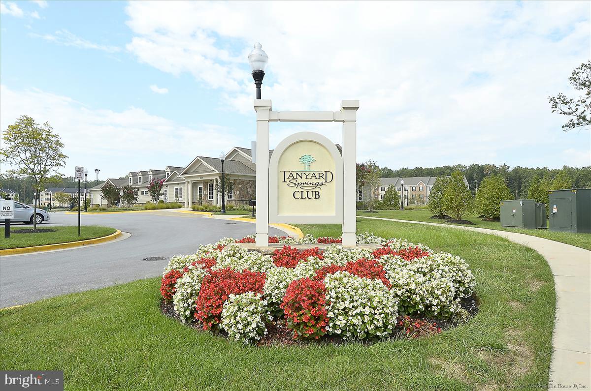 TANYARD SPRINGS TOWNHOMES - Residential