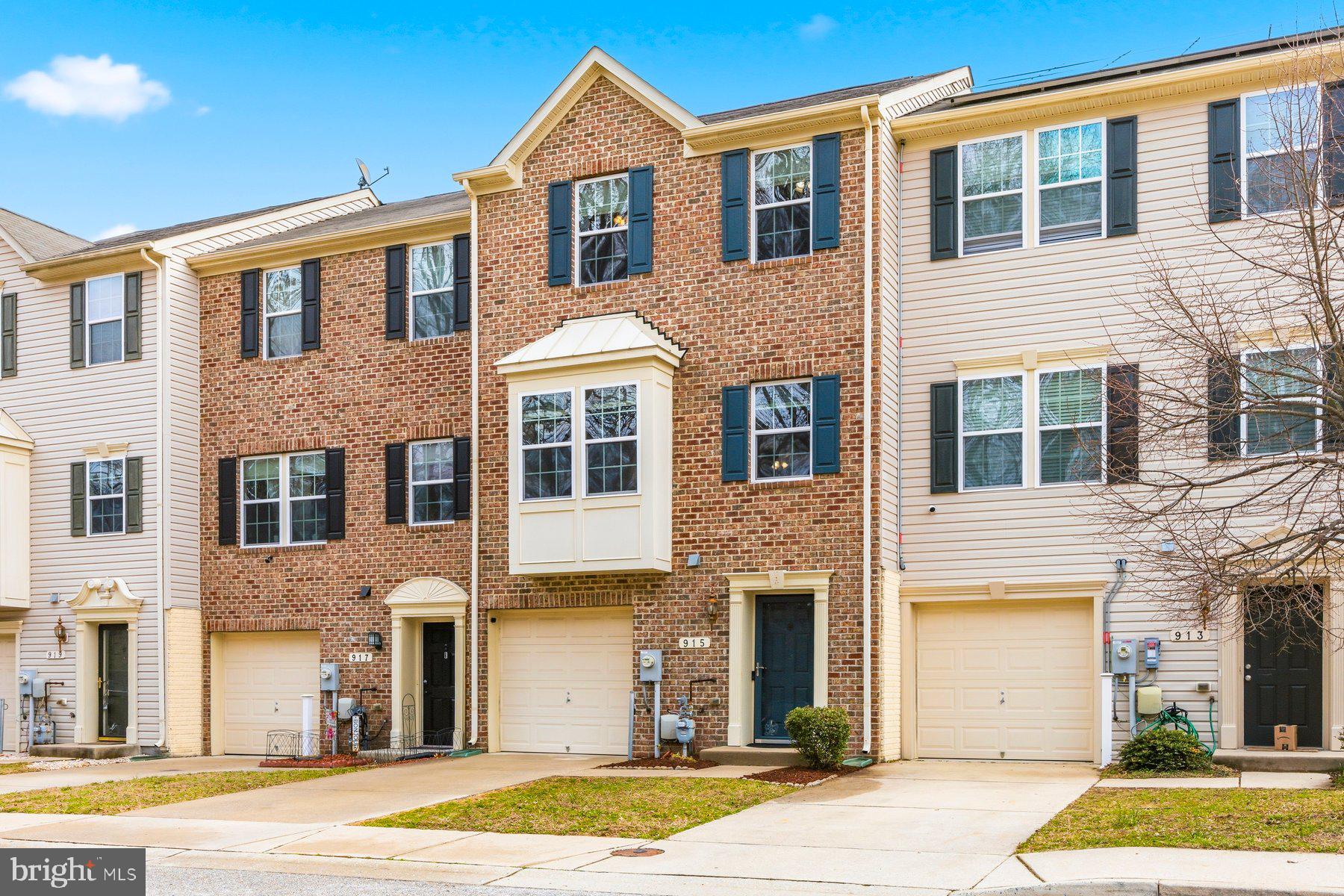 TANYARD SPRINGS TOWNHOMES - Residential
