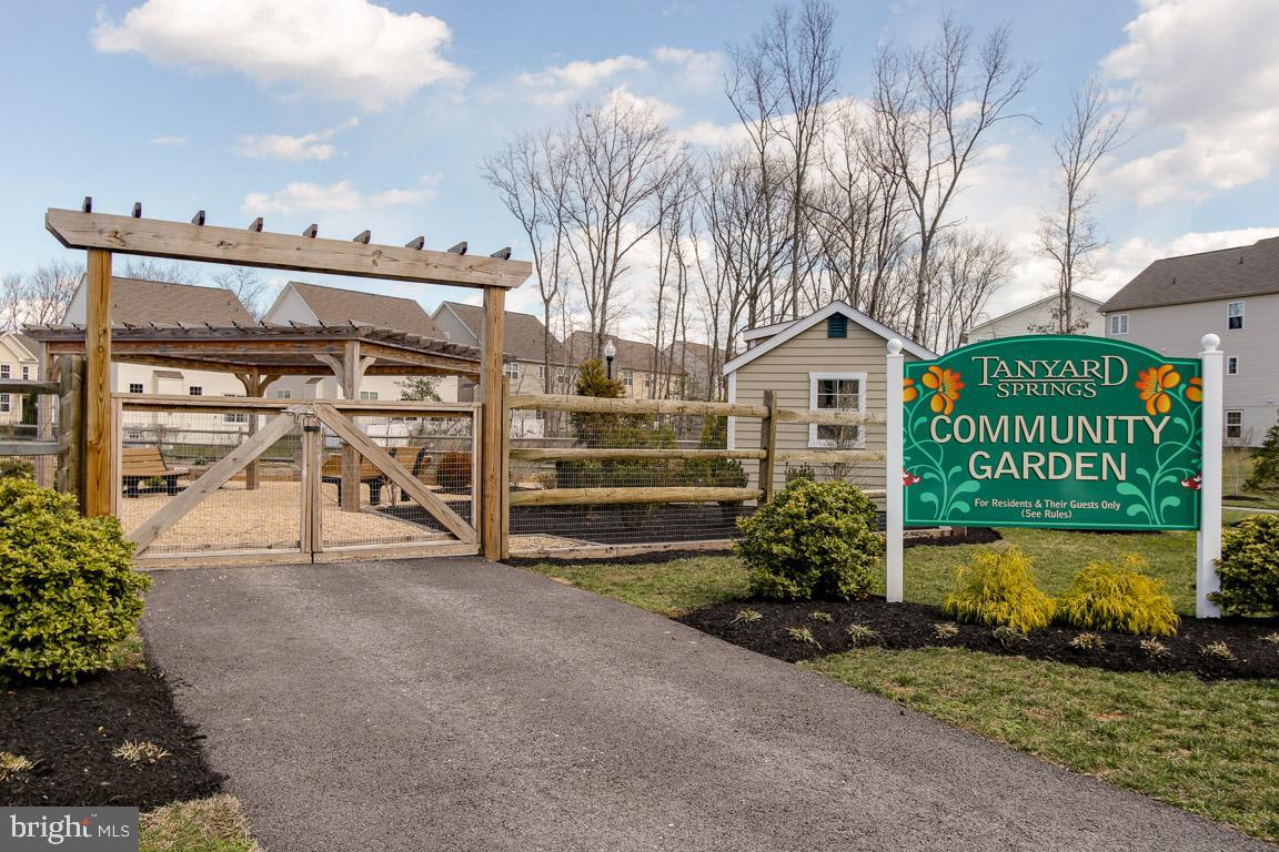 TANYARD SPRINGS TOWNHOMES - Residential