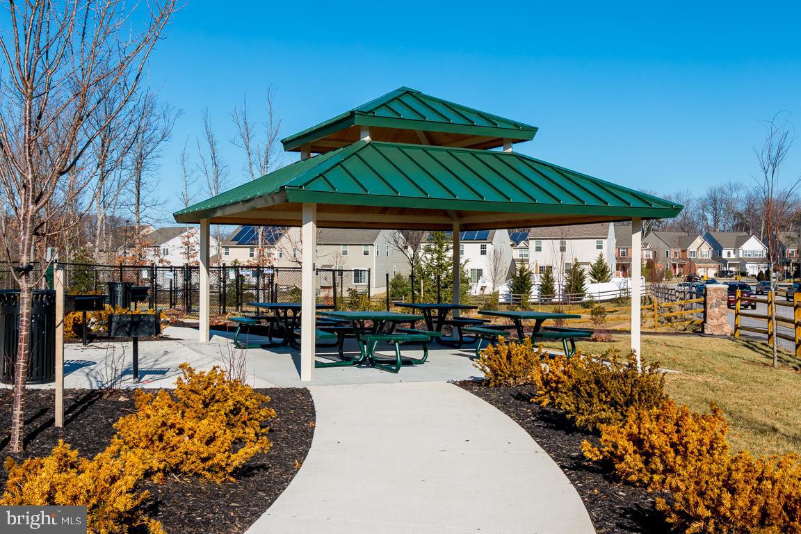 TANYARD SPRINGS TOWNHOMES - Residential