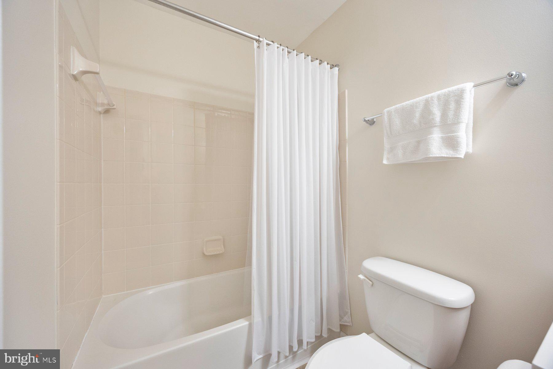 TANYARD SPRINGS TOWNHOMES - Residential