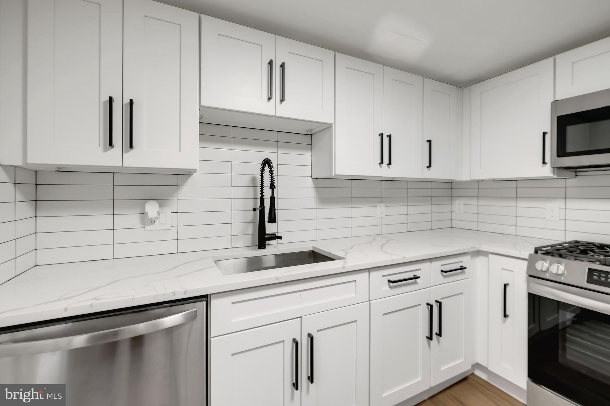 CONNECTICUT GARDENS - Residential Lease