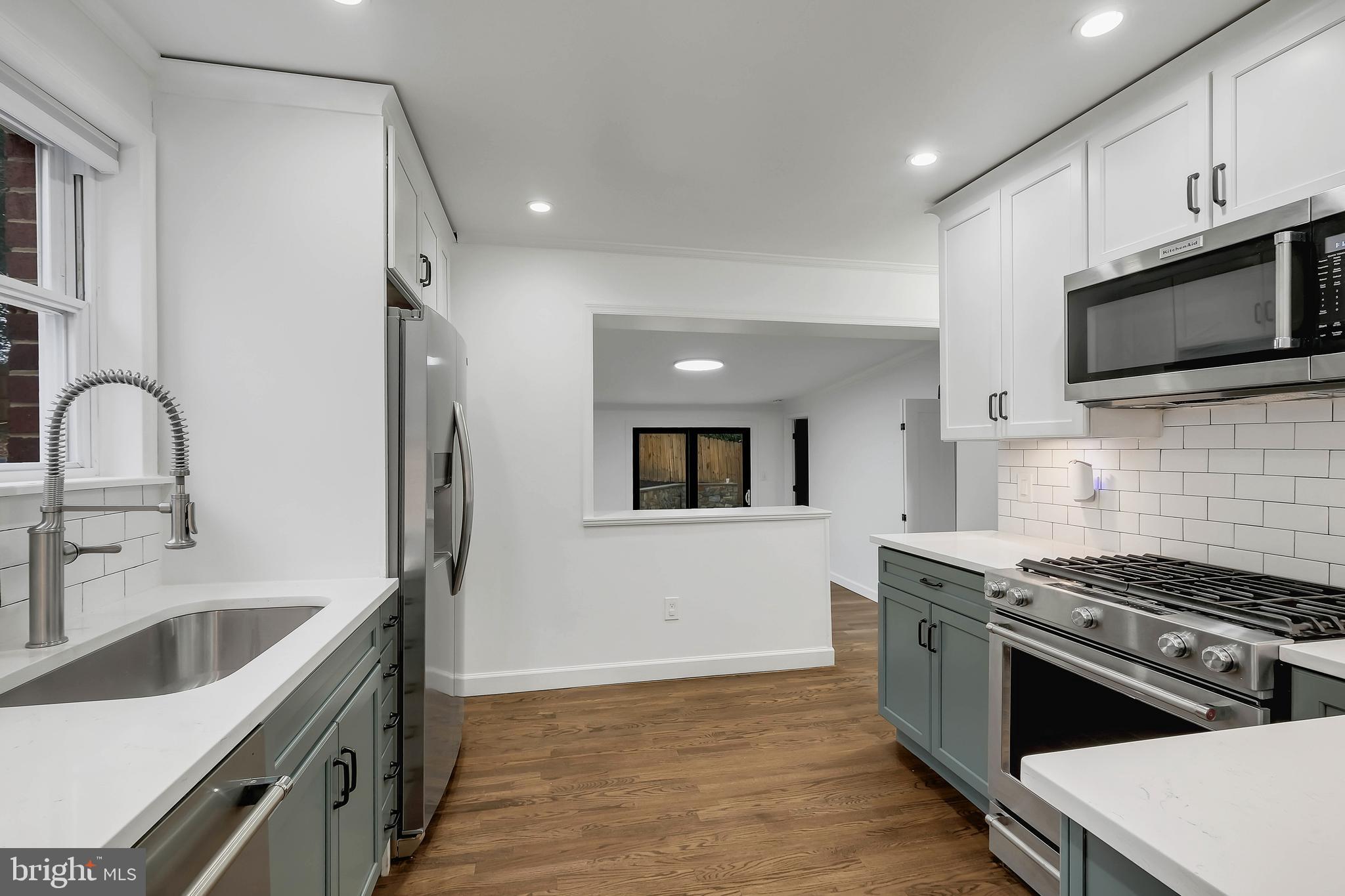 CONNECTICUT GARDENS - Residential Lease