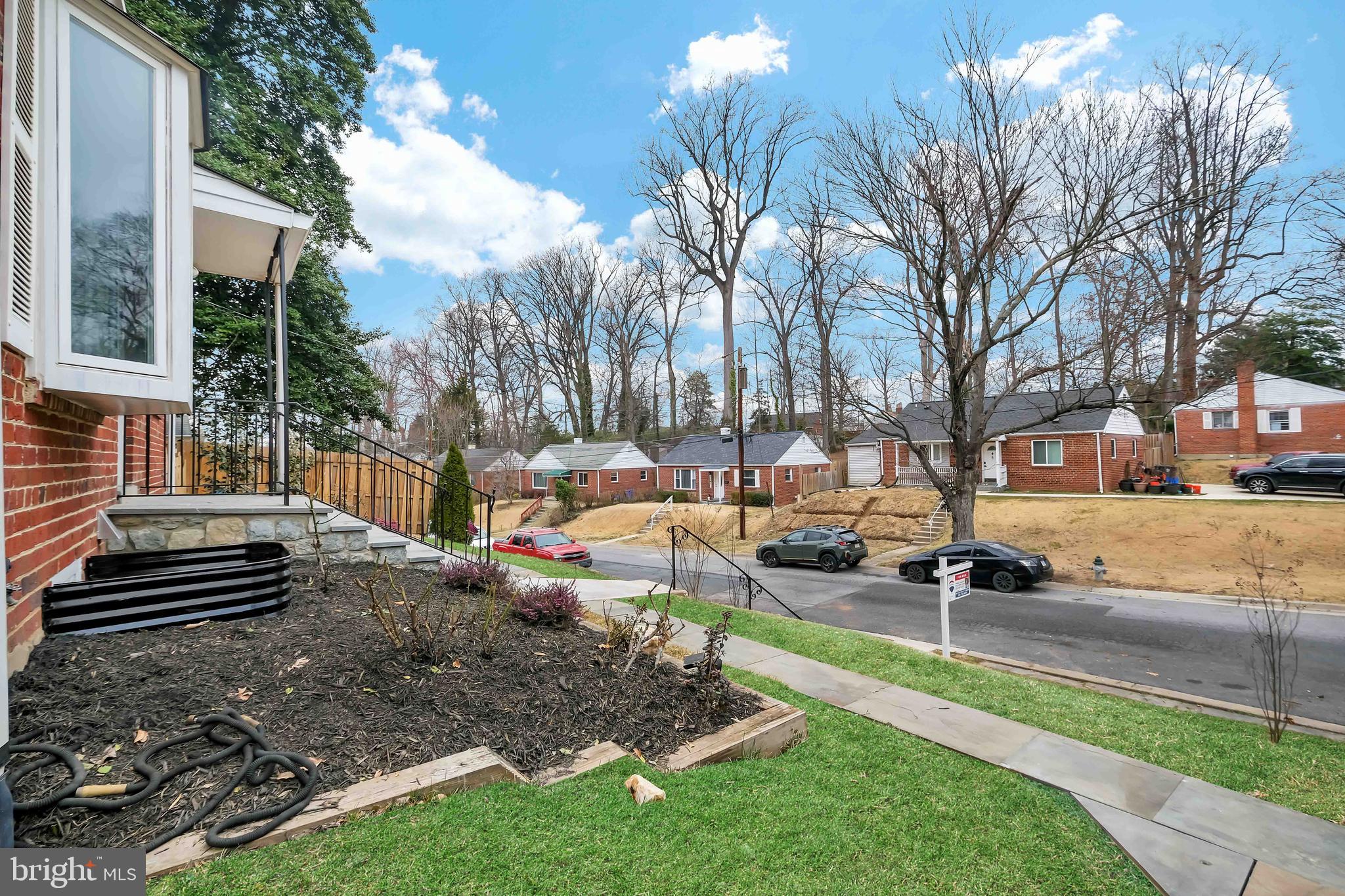 CONNECTICUT GARDENS - Residential Lease