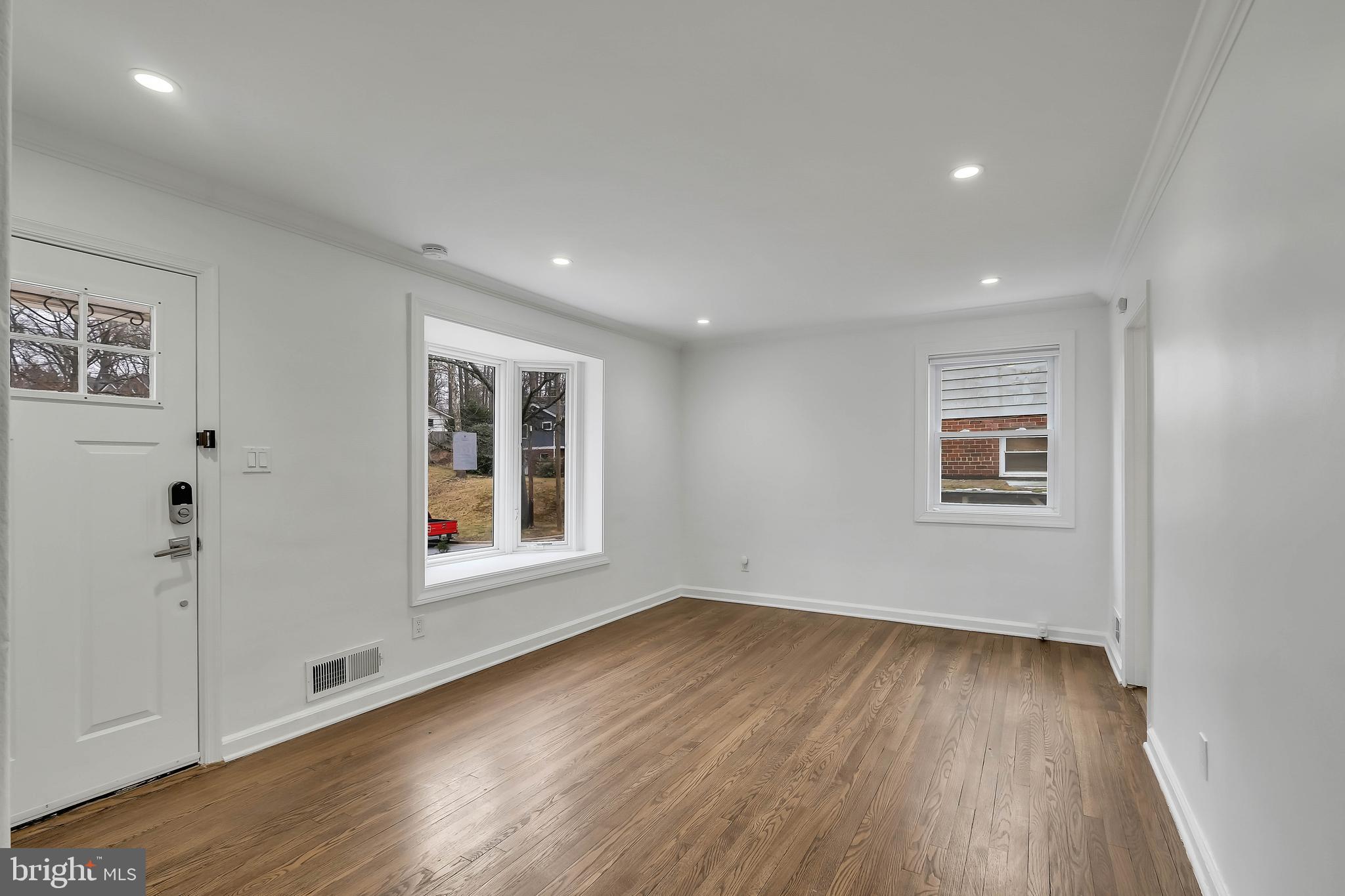 CONNECTICUT GARDENS - Residential Lease