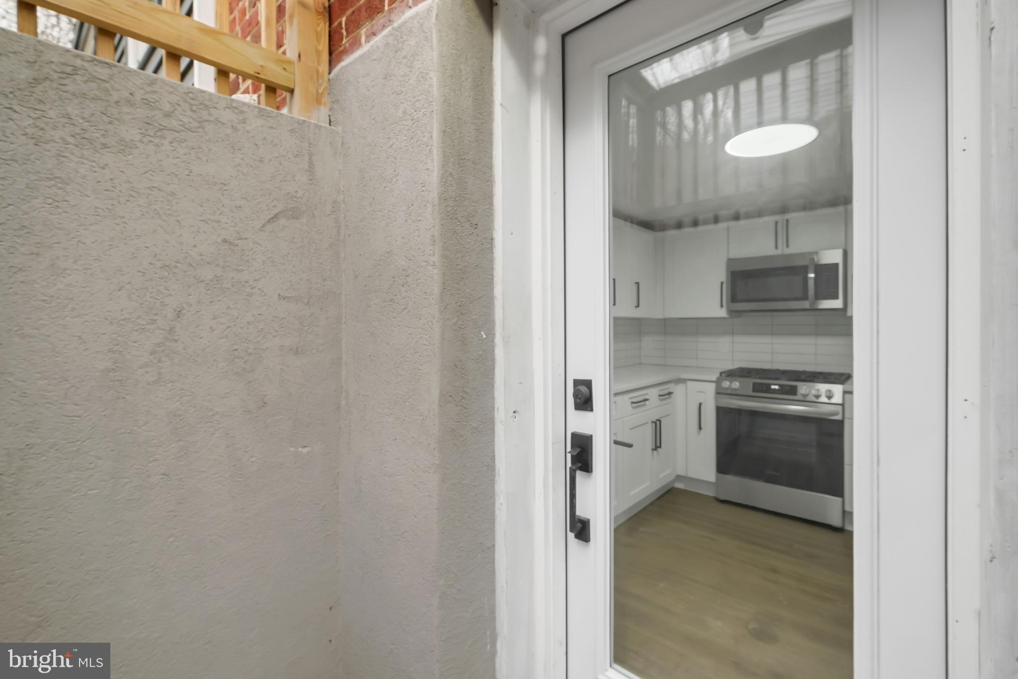 CONNECTICUT GARDENS - Residential Lease