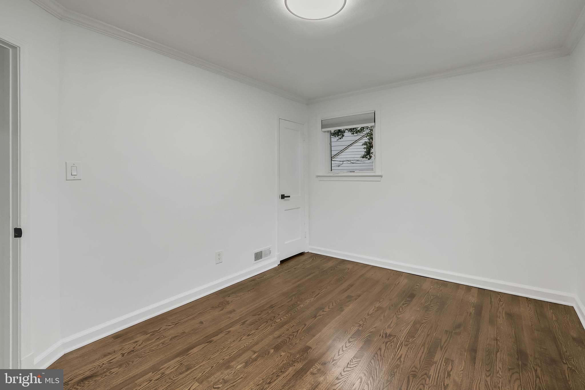 CONNECTICUT GARDENS - Residential Lease