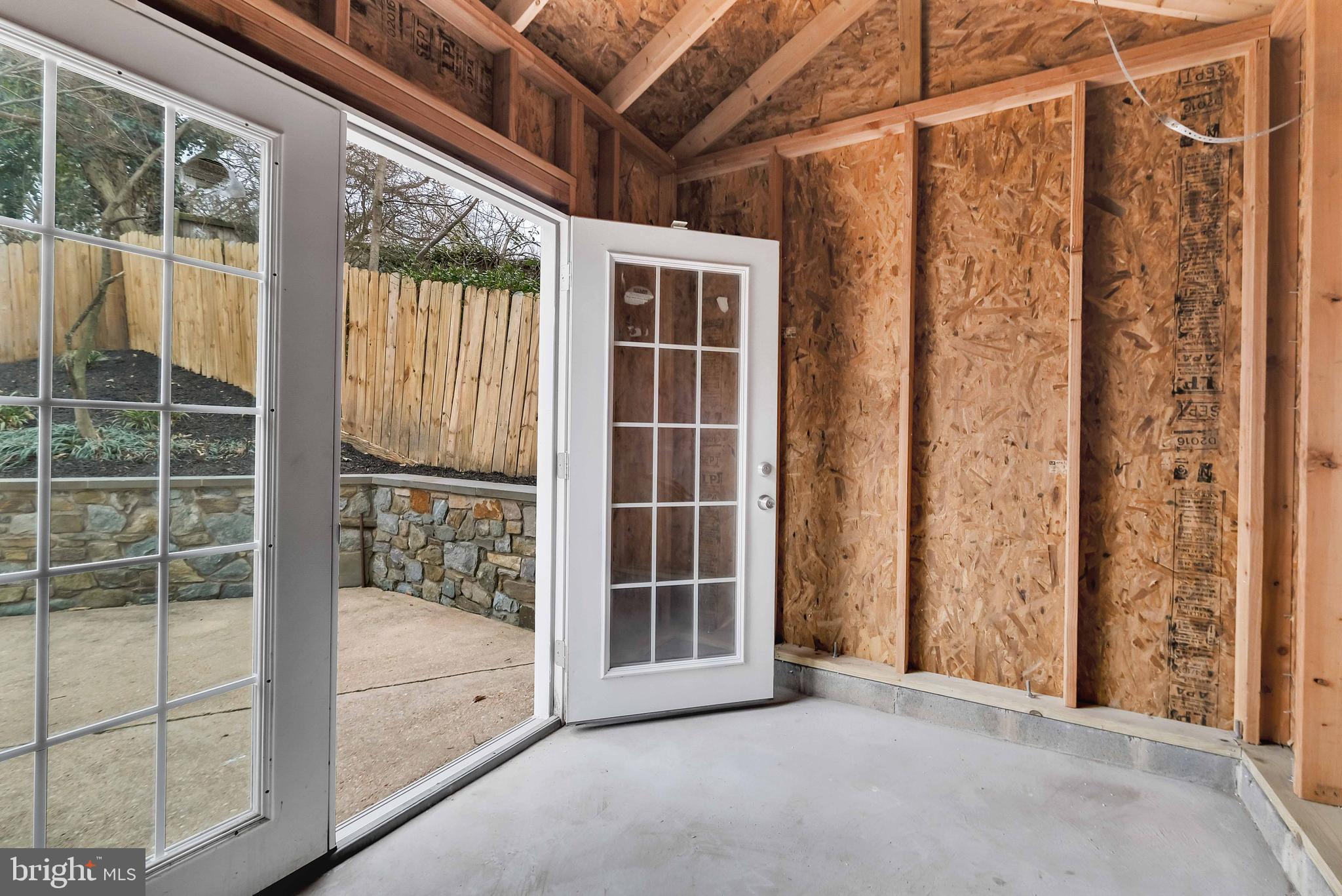 CONNECTICUT GARDENS - Residential Lease