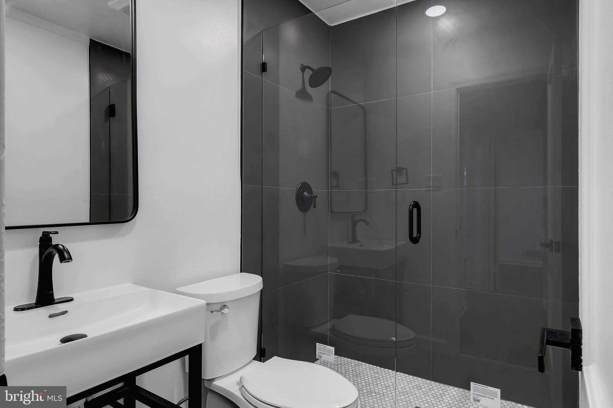 CONNECTICUT GARDENS - Residential Lease