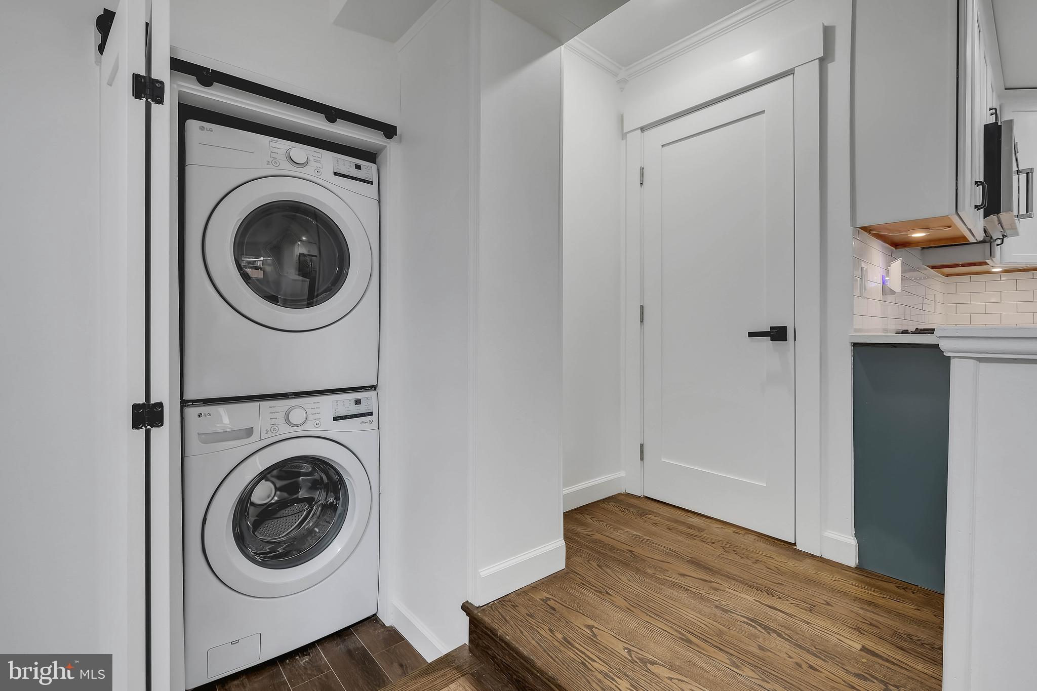 CONNECTICUT GARDENS - Residential Lease