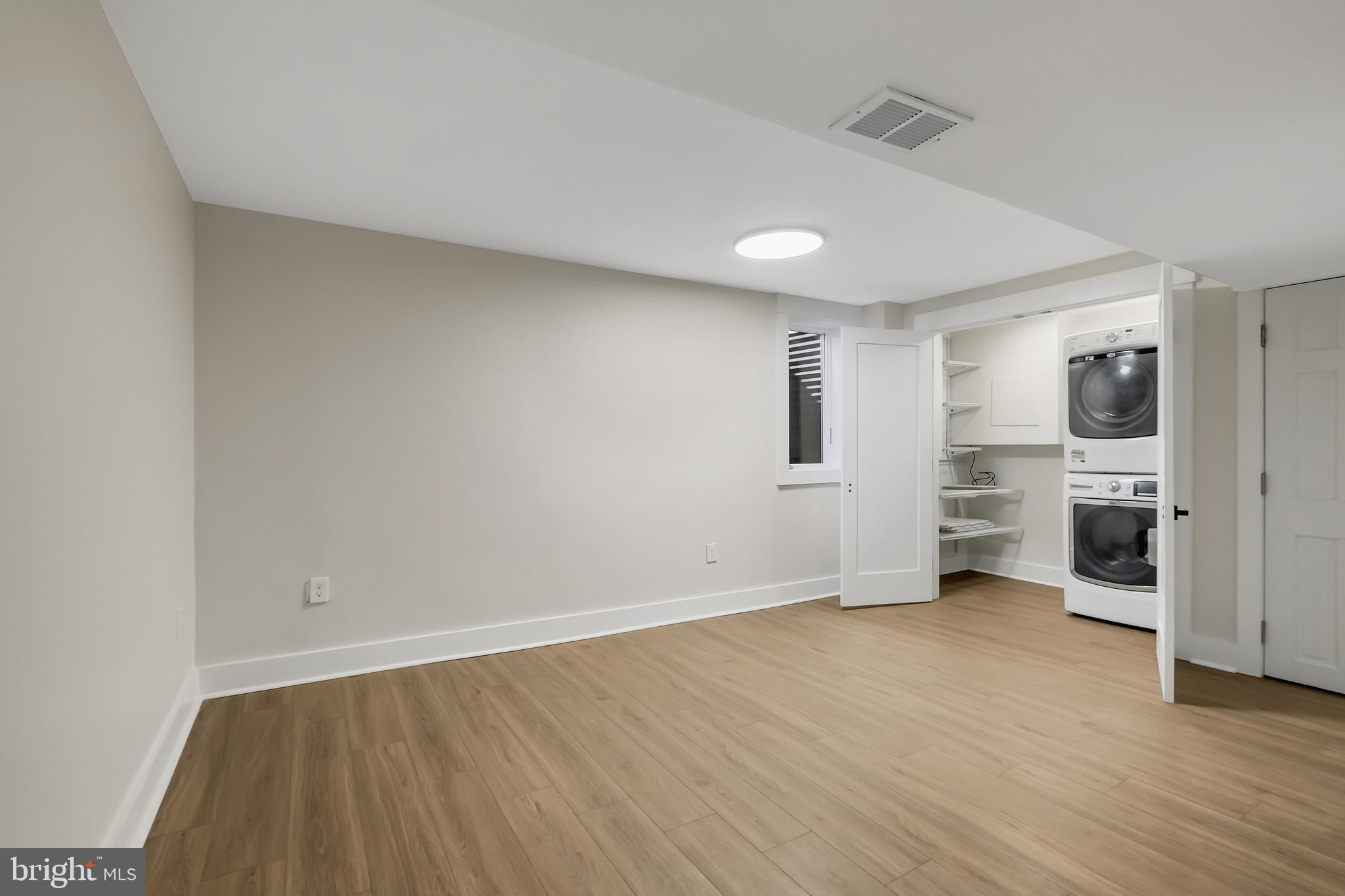 CONNECTICUT GARDENS - Residential Lease