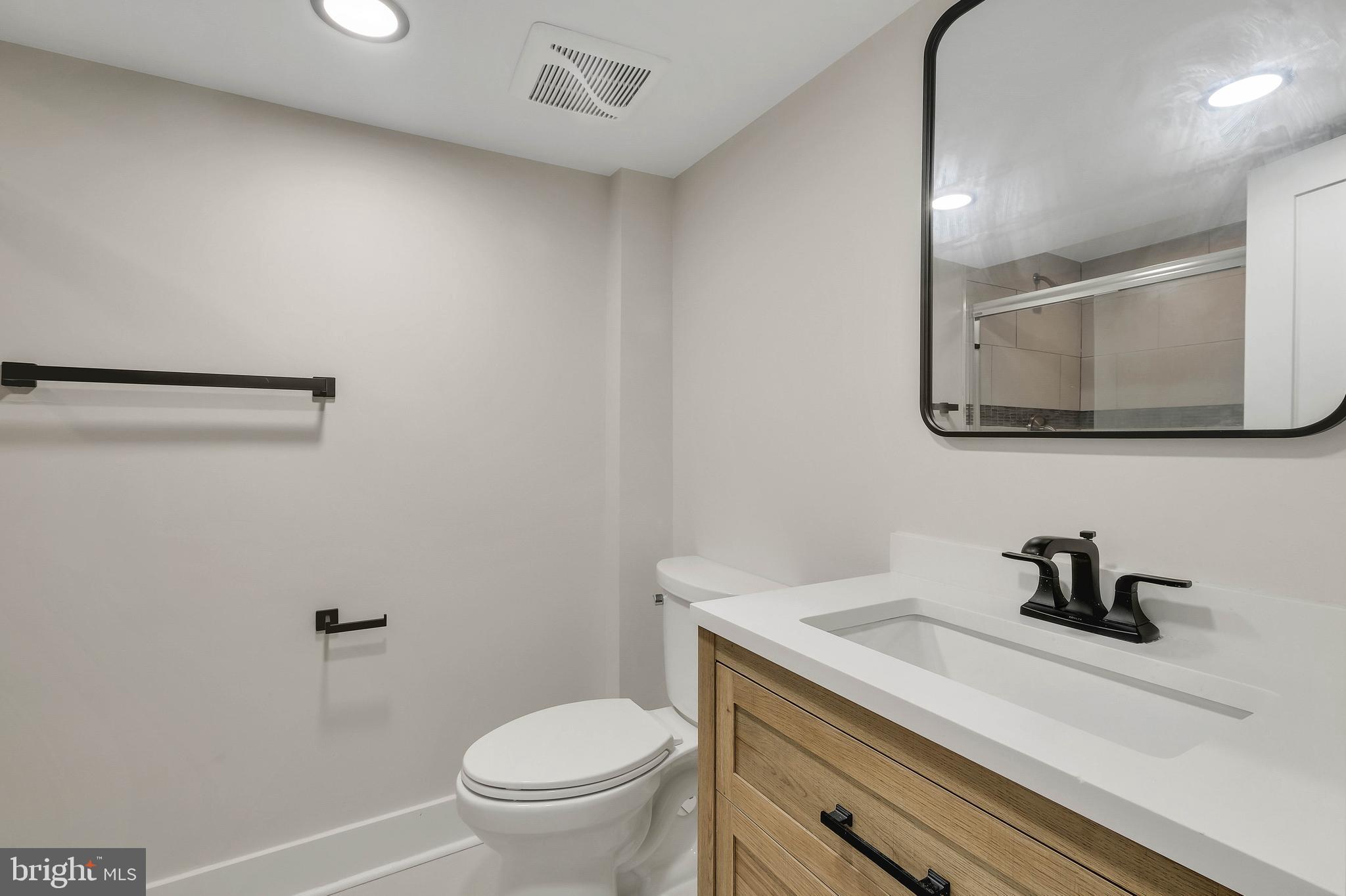 CONNECTICUT GARDENS - Residential Lease