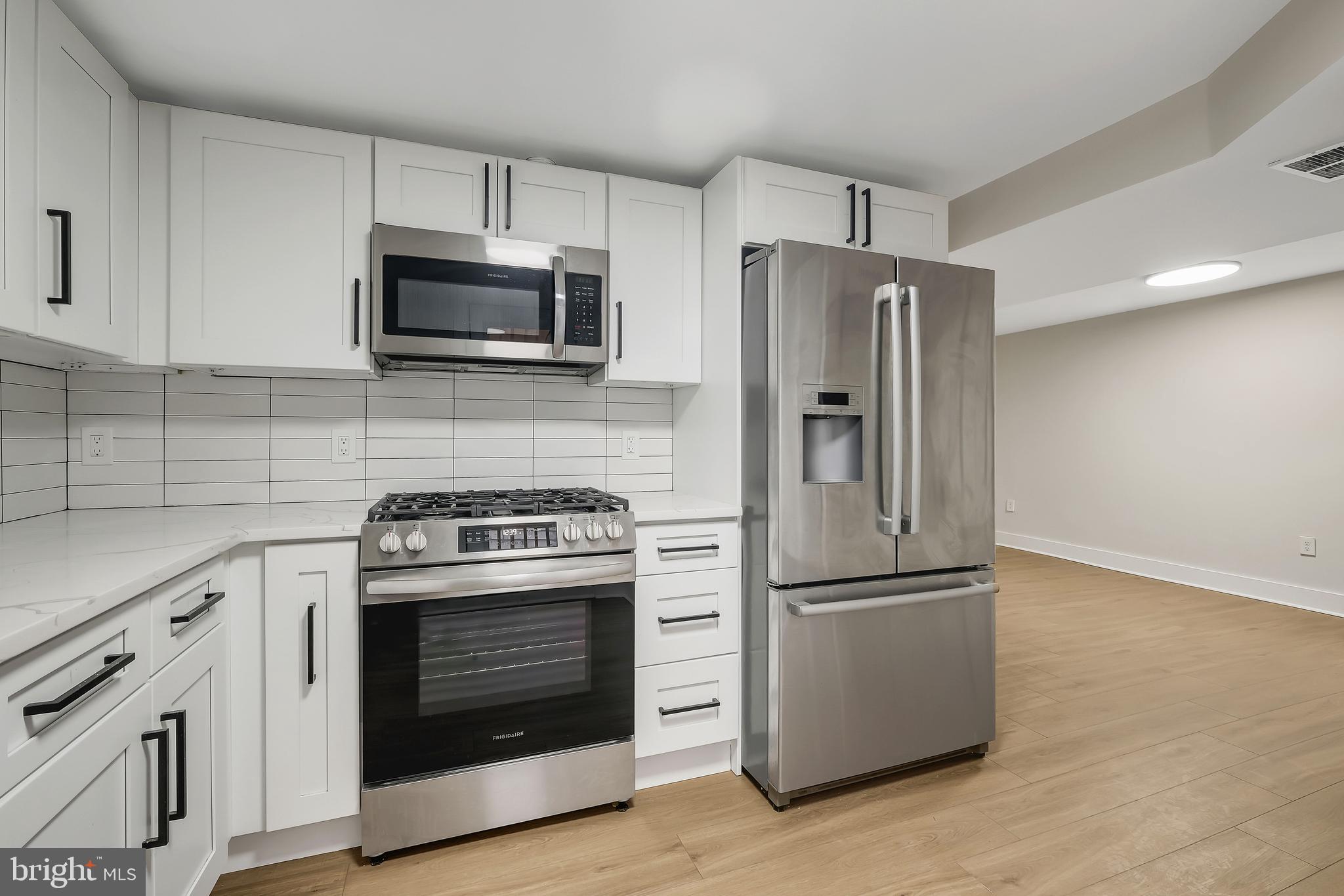 CONNECTICUT GARDENS - Residential Lease