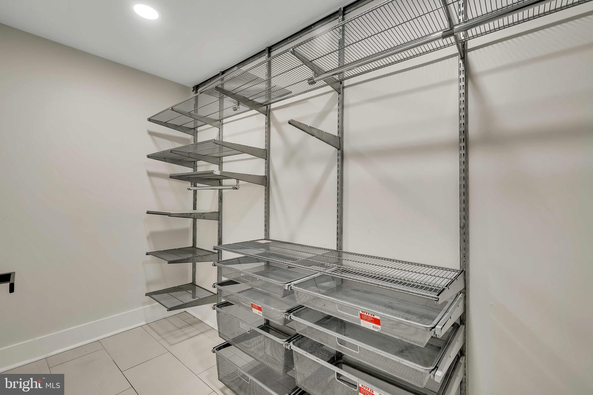 CONNECTICUT GARDENS - Residential Lease