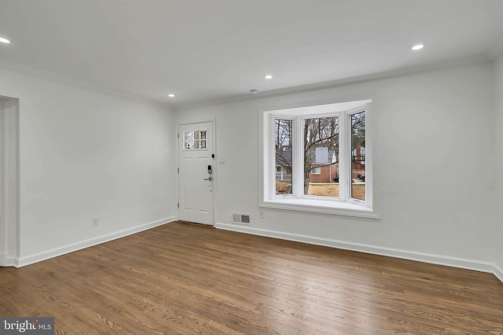 CONNECTICUT GARDENS - Residential Lease