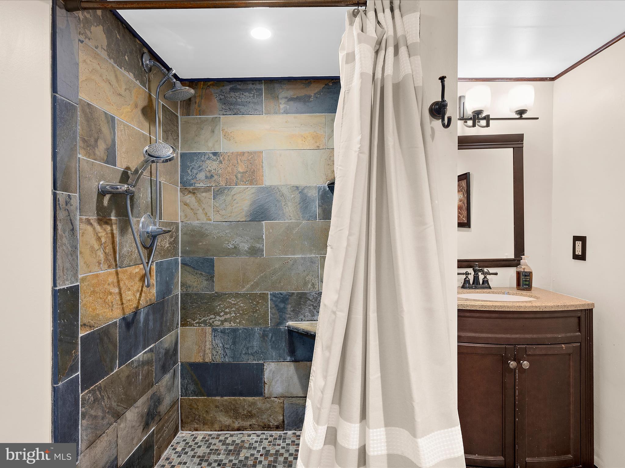 DIVIDING CREEK KNOLLS - Residential