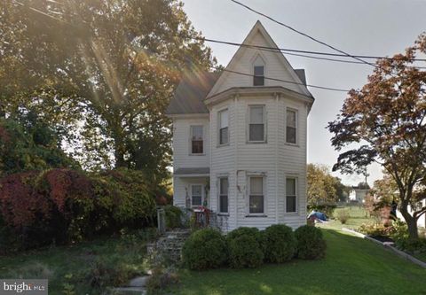 Homes For Sale - 18 Pearl Street<br/> PENNS GROVE, NJ 08069