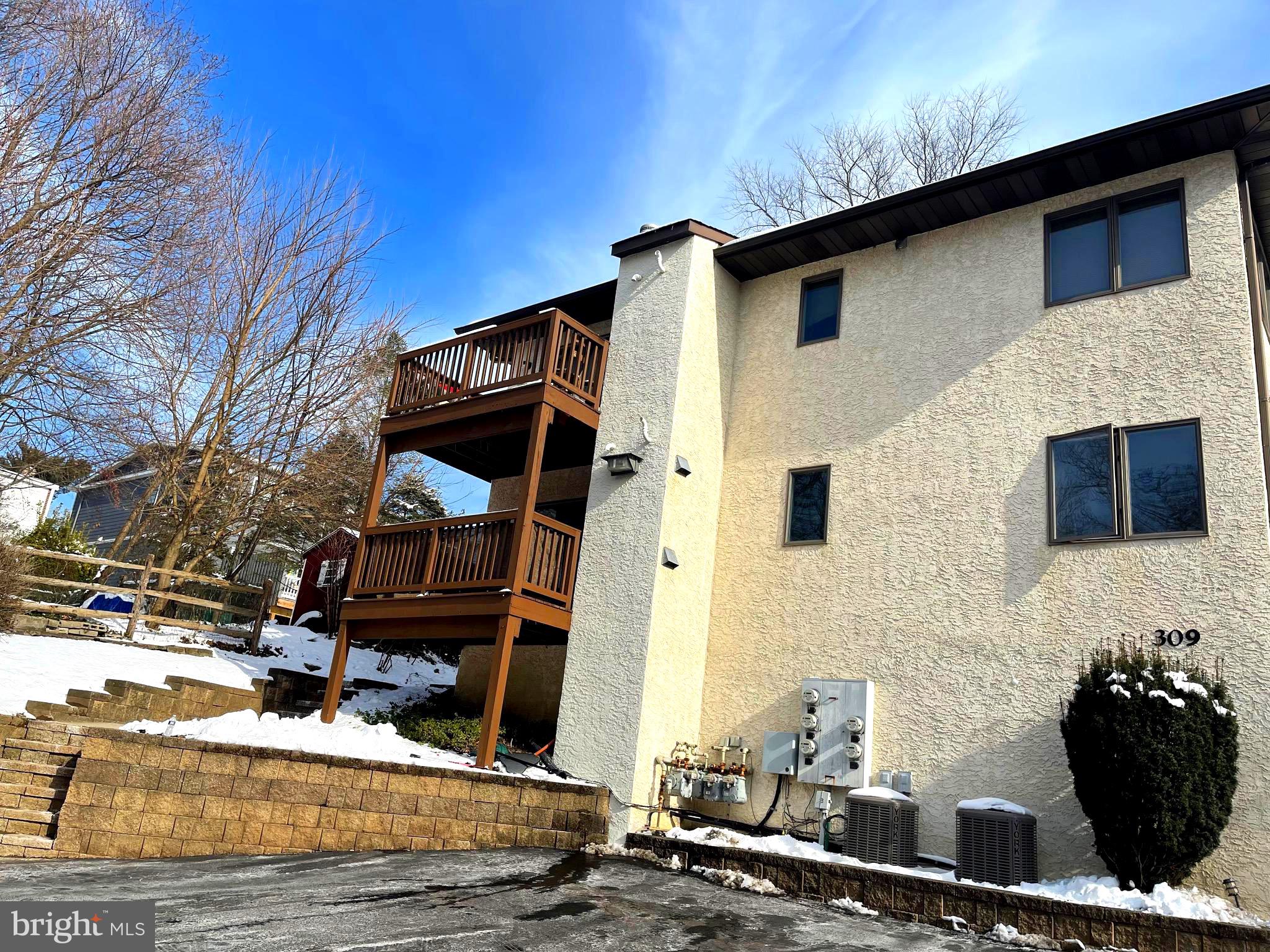Spacious 2 Bedroom apartment in the heart of Media. Enjoy the open concept lay out of this carefully cared for property, with tons of natural sunlight. Tucked in a private setting, across from Broomall Lake. 2 nice sized bedrooms, 1 bathroom, hall closet, large balcony,, off street parking and Laundry hook-ups in the basement. Only blocks away from the town's quaint shops, restaurants, theatre and Train Station. Minutes drive to Rt 1, the Blue Route and I-95. Perfect access to Airport, Wilmington and Philadelphia. LANDLORD REQUIRES A MINIMUM 2 YEAR LEASE. NO PETS ALLOWED.